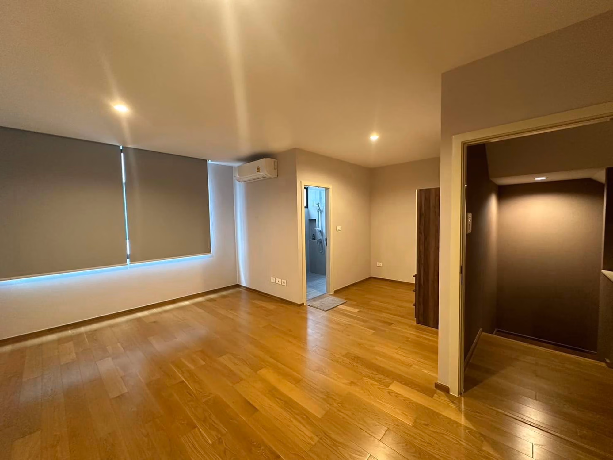 Townhouse for Sale at Nirvana Define Srinakarin-Rama9 - Image 2