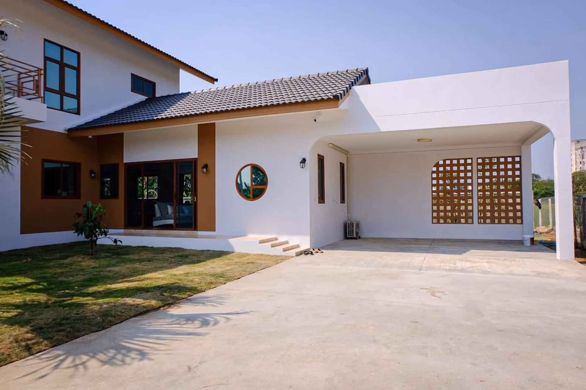 Detached House - Image 2