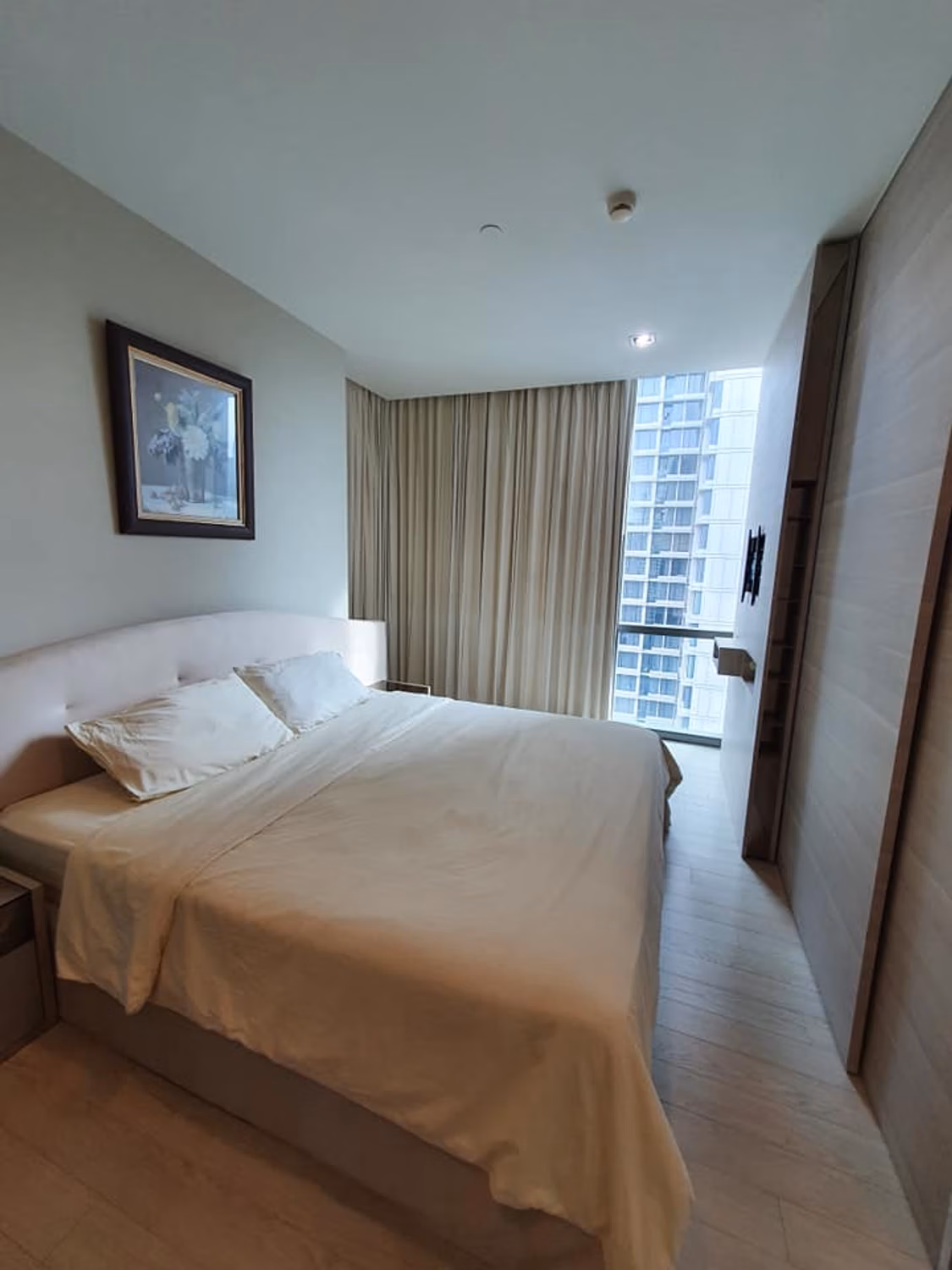 The Room Sukhumvit 21 - Image 6