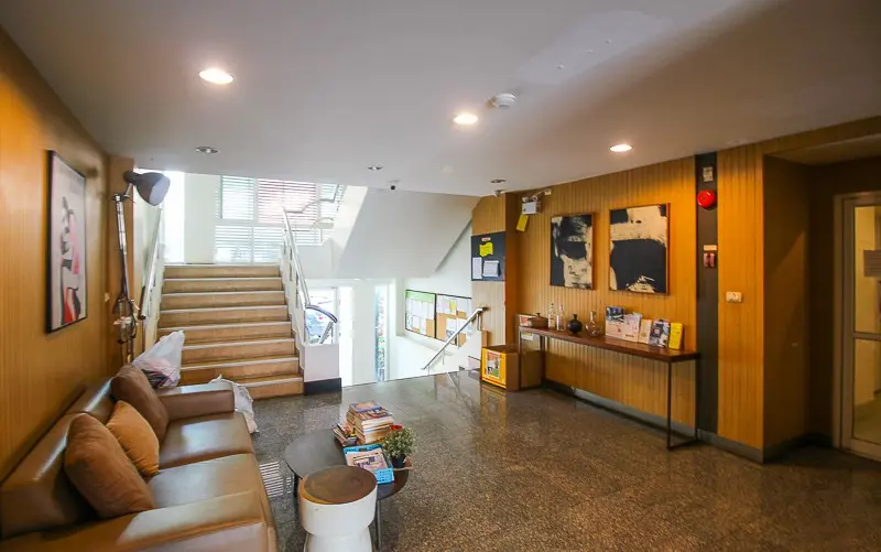 Studio for Sale/Rent in Huai Khwang - Image 35