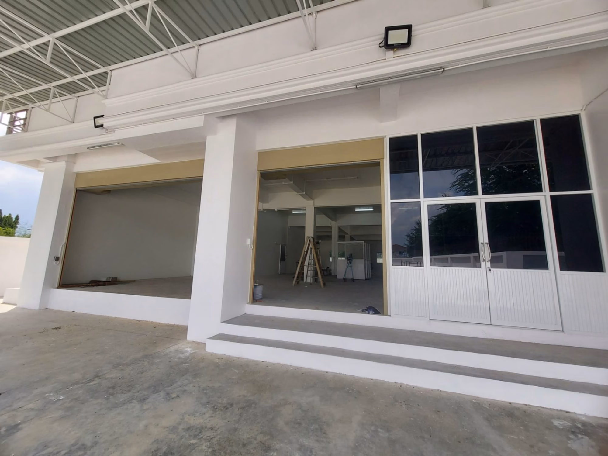Studio Commercial for Rent in Bang Na - Image 2
