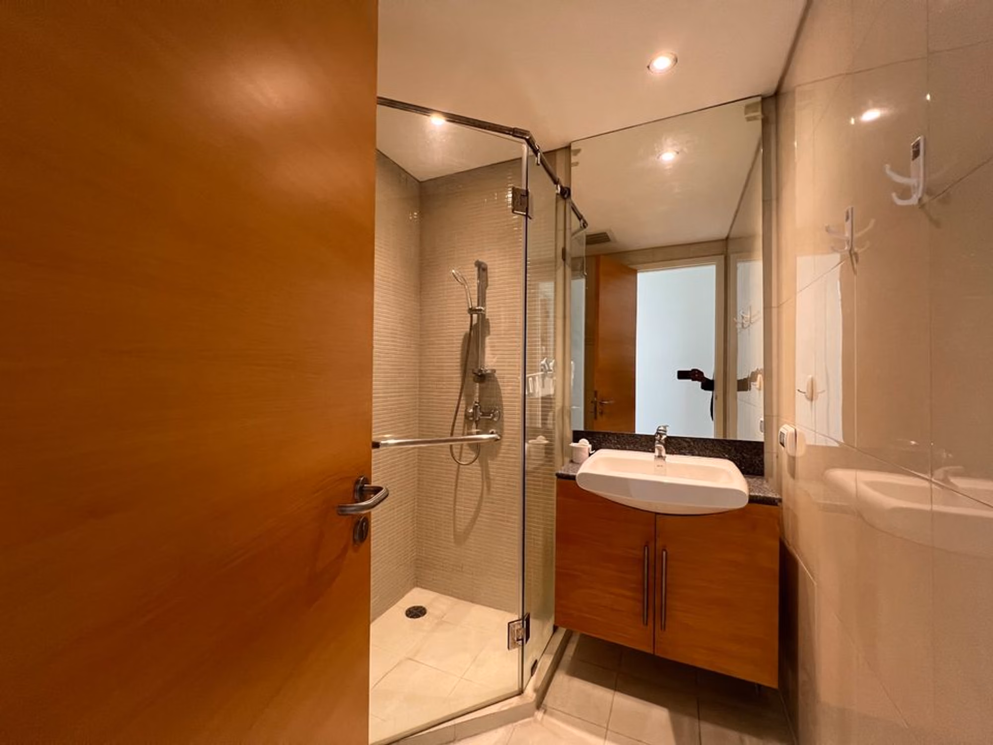 2 Bedroom Condo for Rent at Fullerton Sukhumvit - Image 6