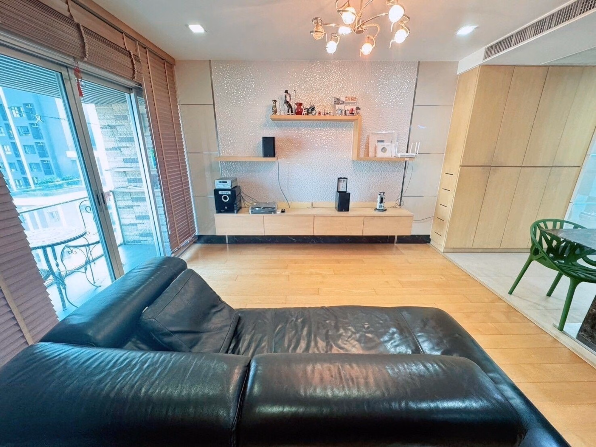 2 Bed Condo for Sale in Bang Rak - Image 2