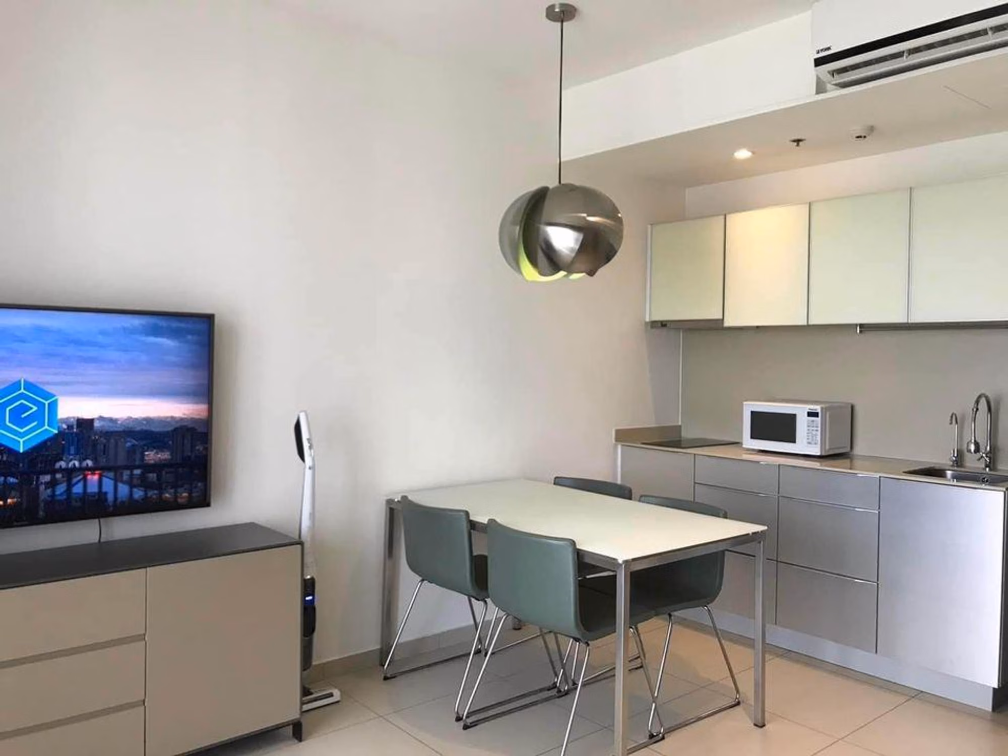 Condo - Image 3