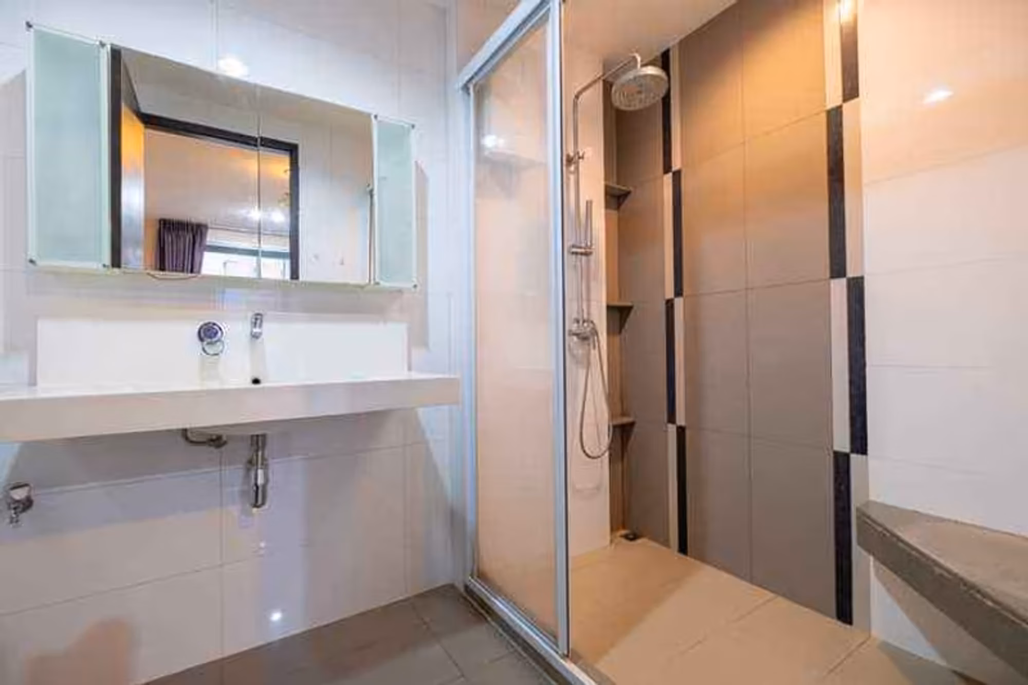 Condo - Image 5