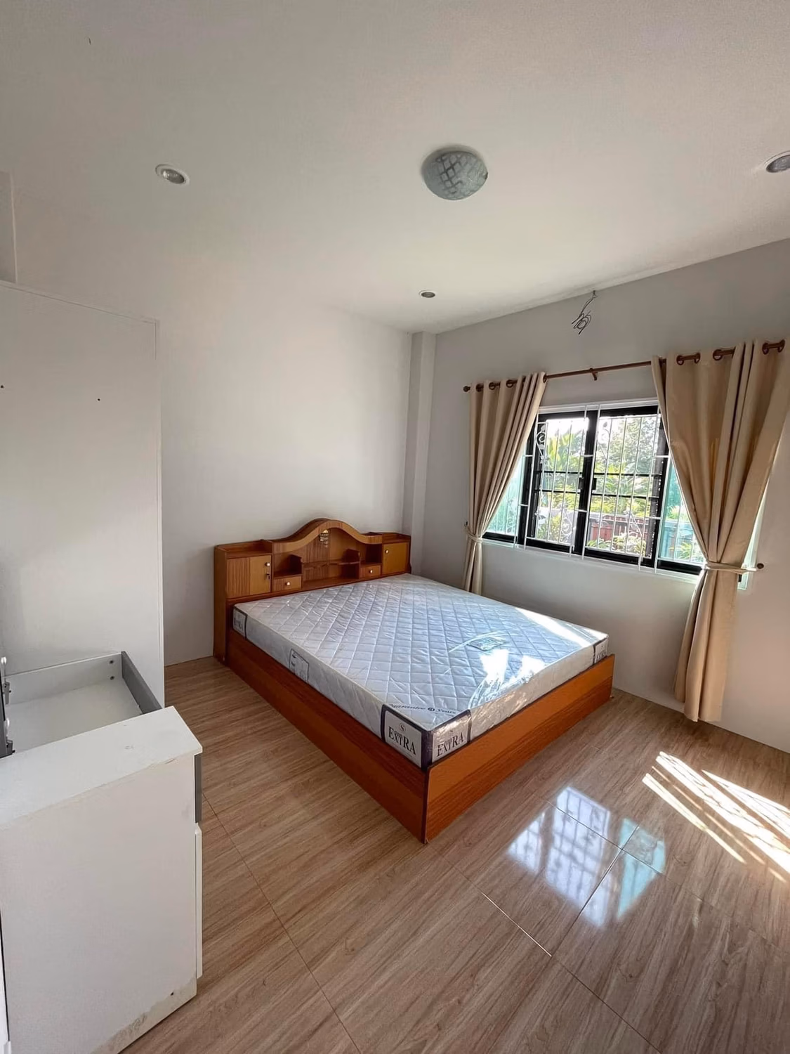 Detached House - Image 10