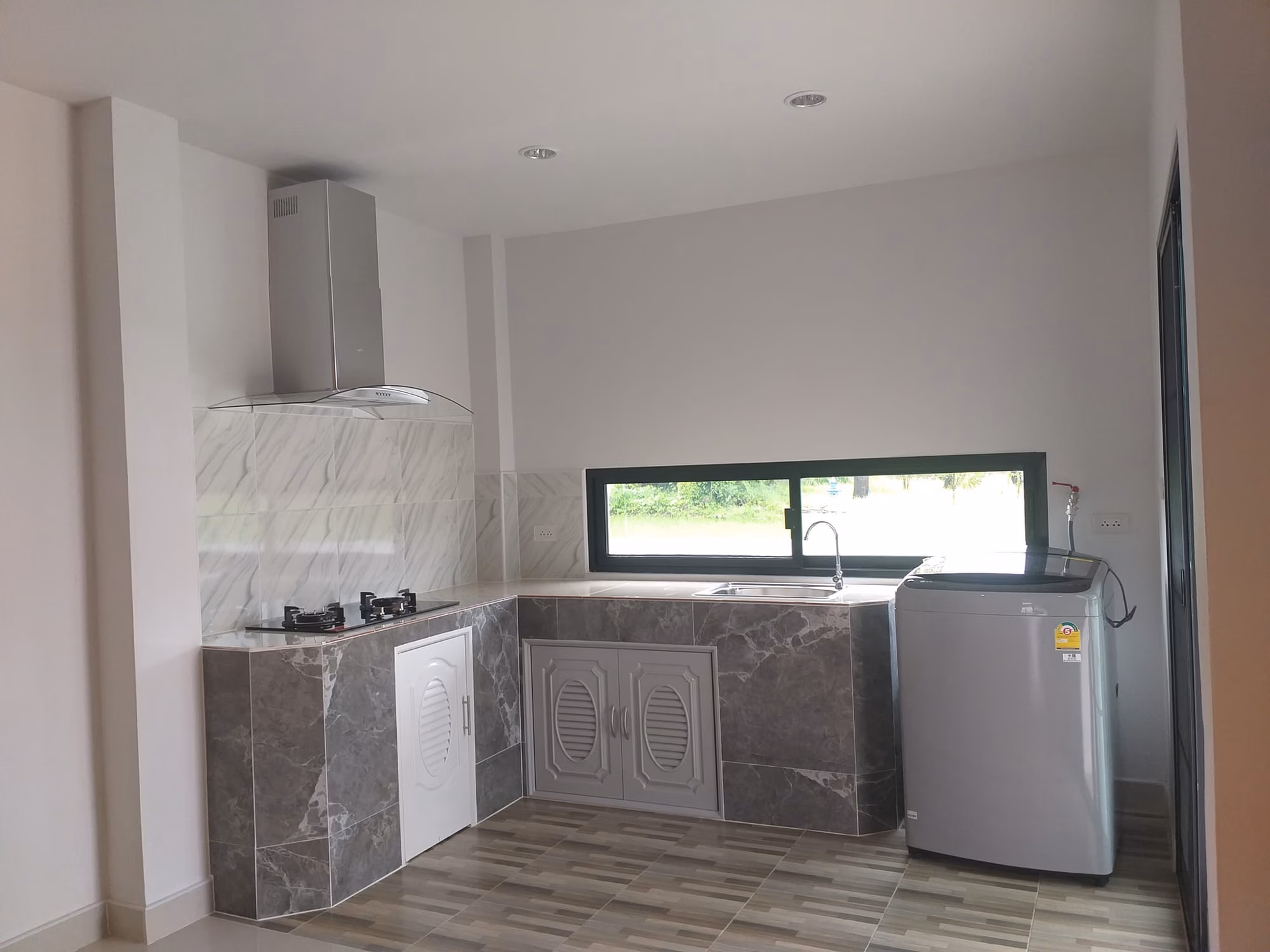 2 Bed House for Rent in Hang Dong - Image 4