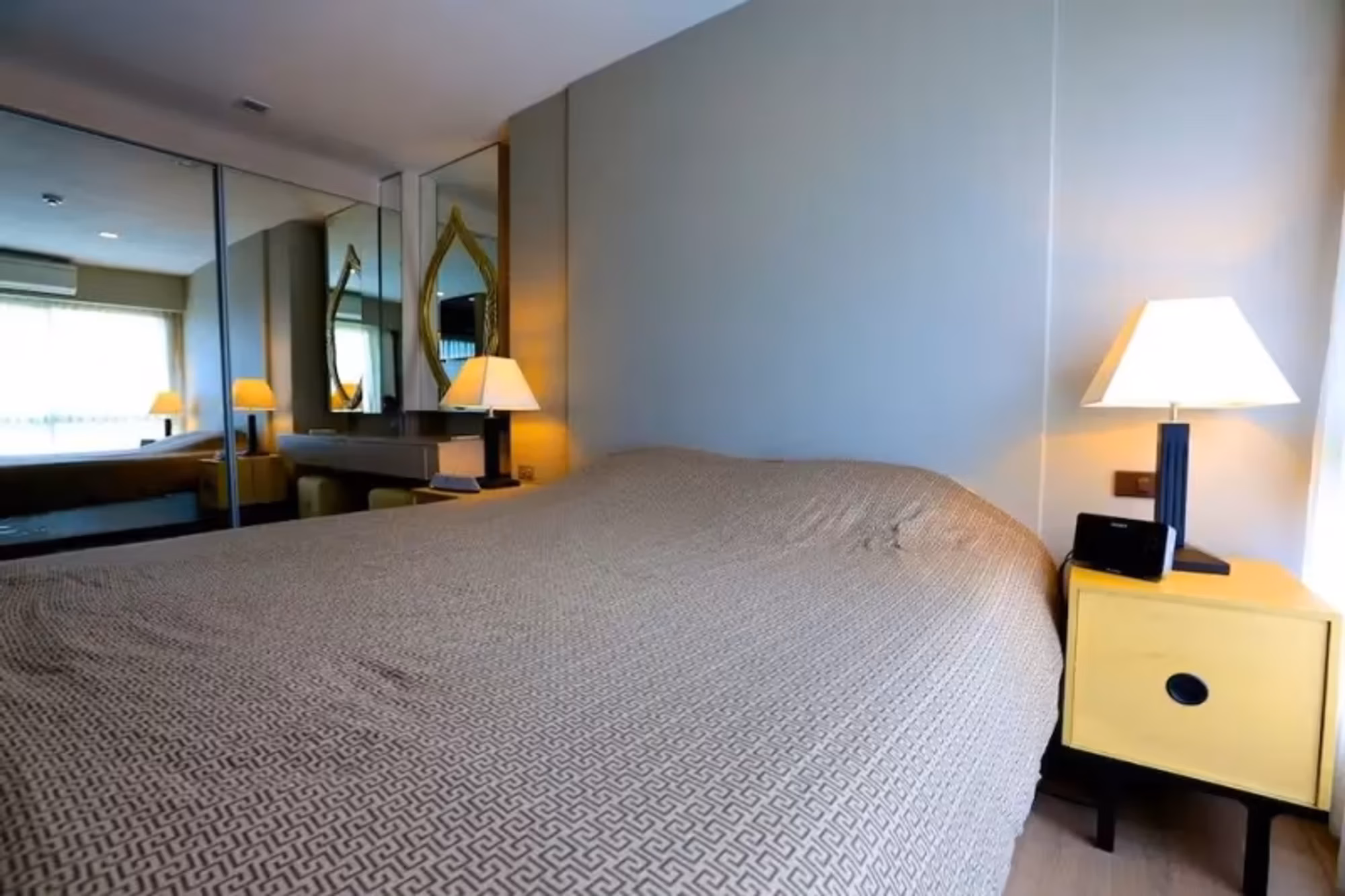 1 Bedroom Condo - Image 1