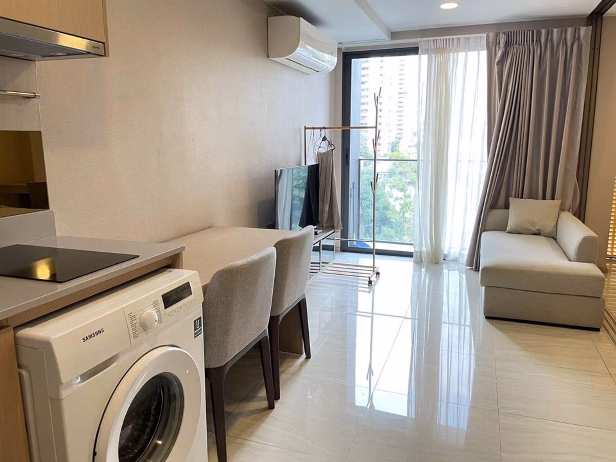 1 Bed Condo for Rent and Sale  Near Sukhumvit MRT - Image 1