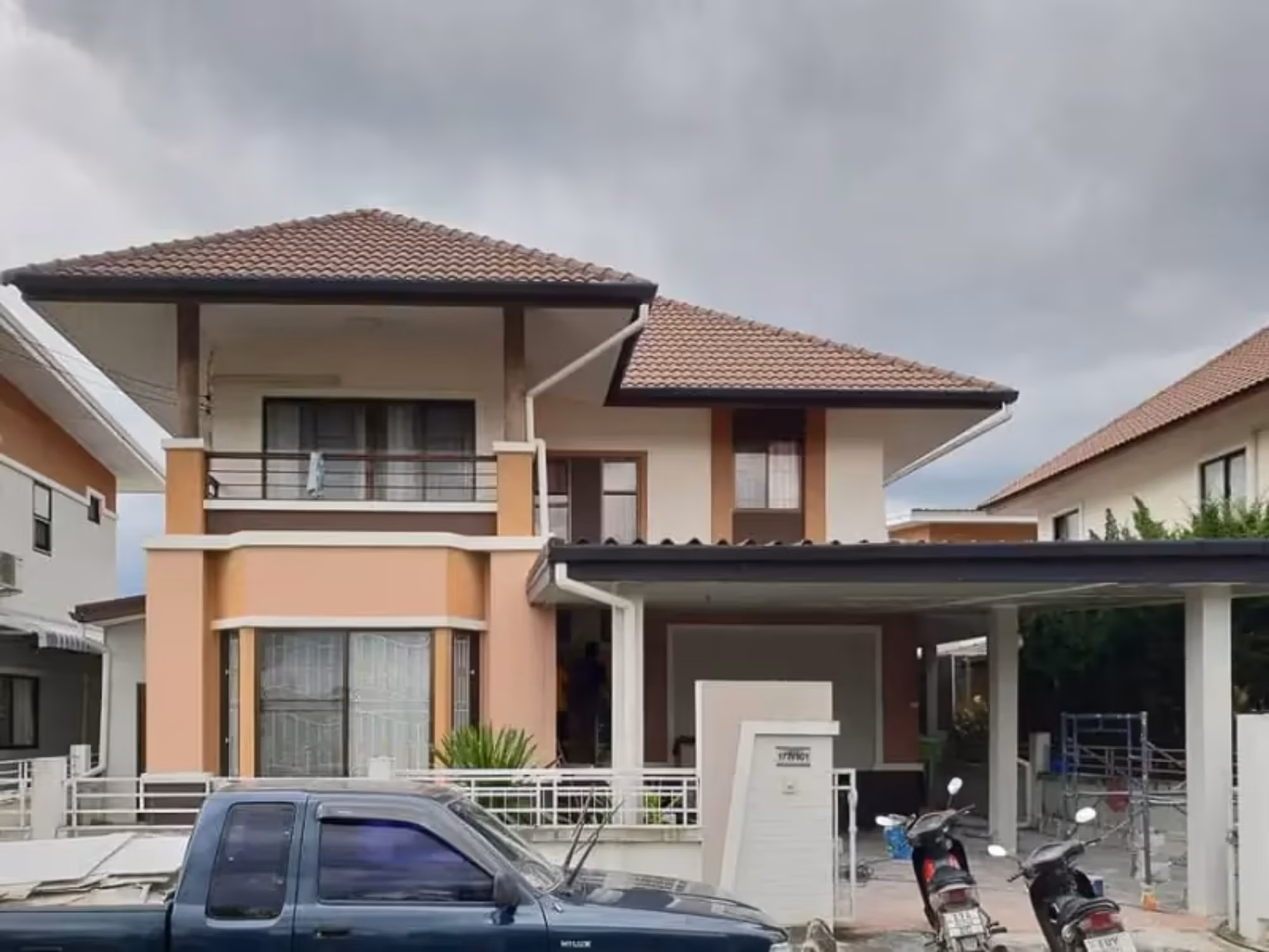 5 Bedroom House - Image 5