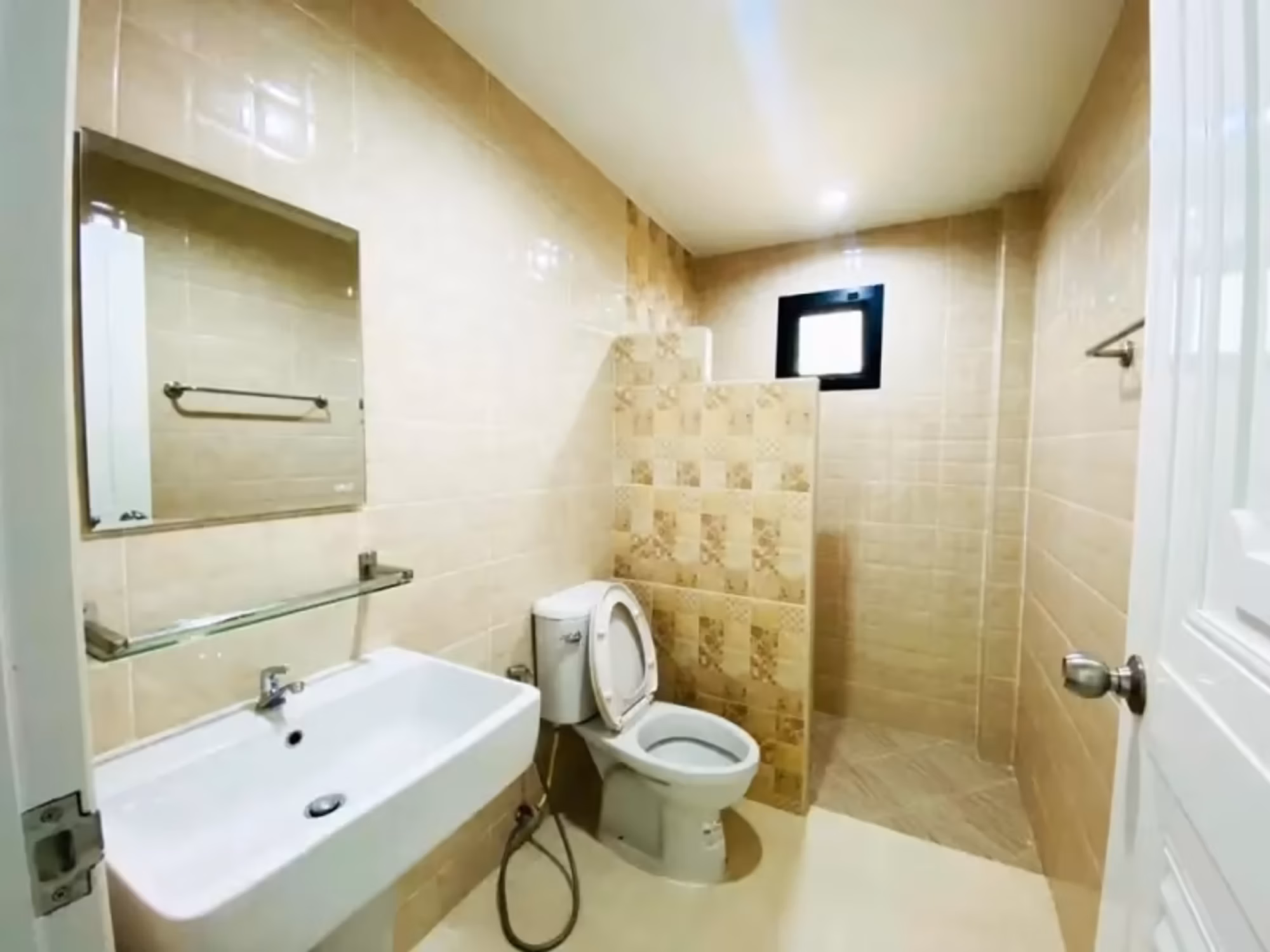 3 Bedroom House - Image 7