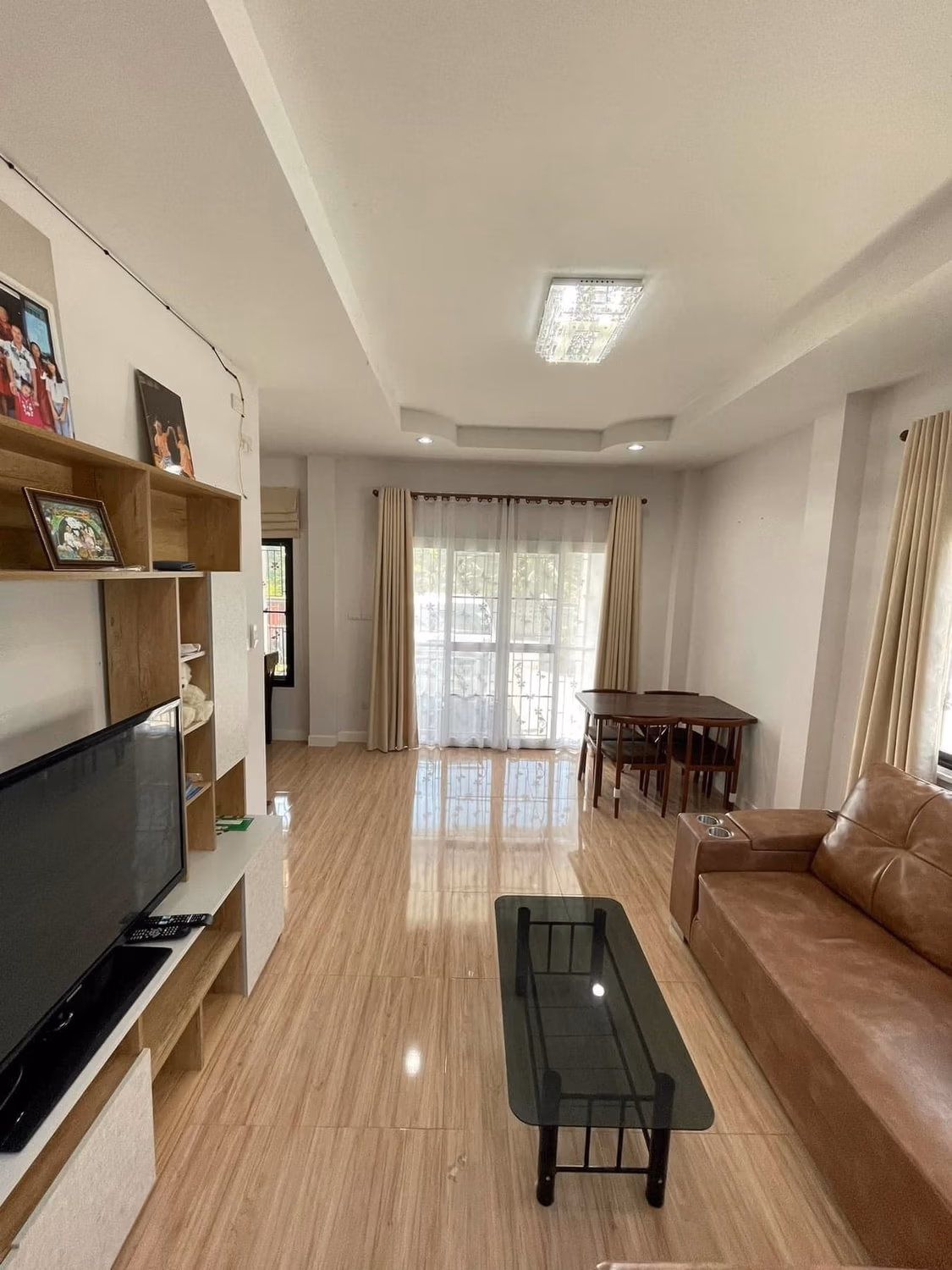 Detached House - Image 4