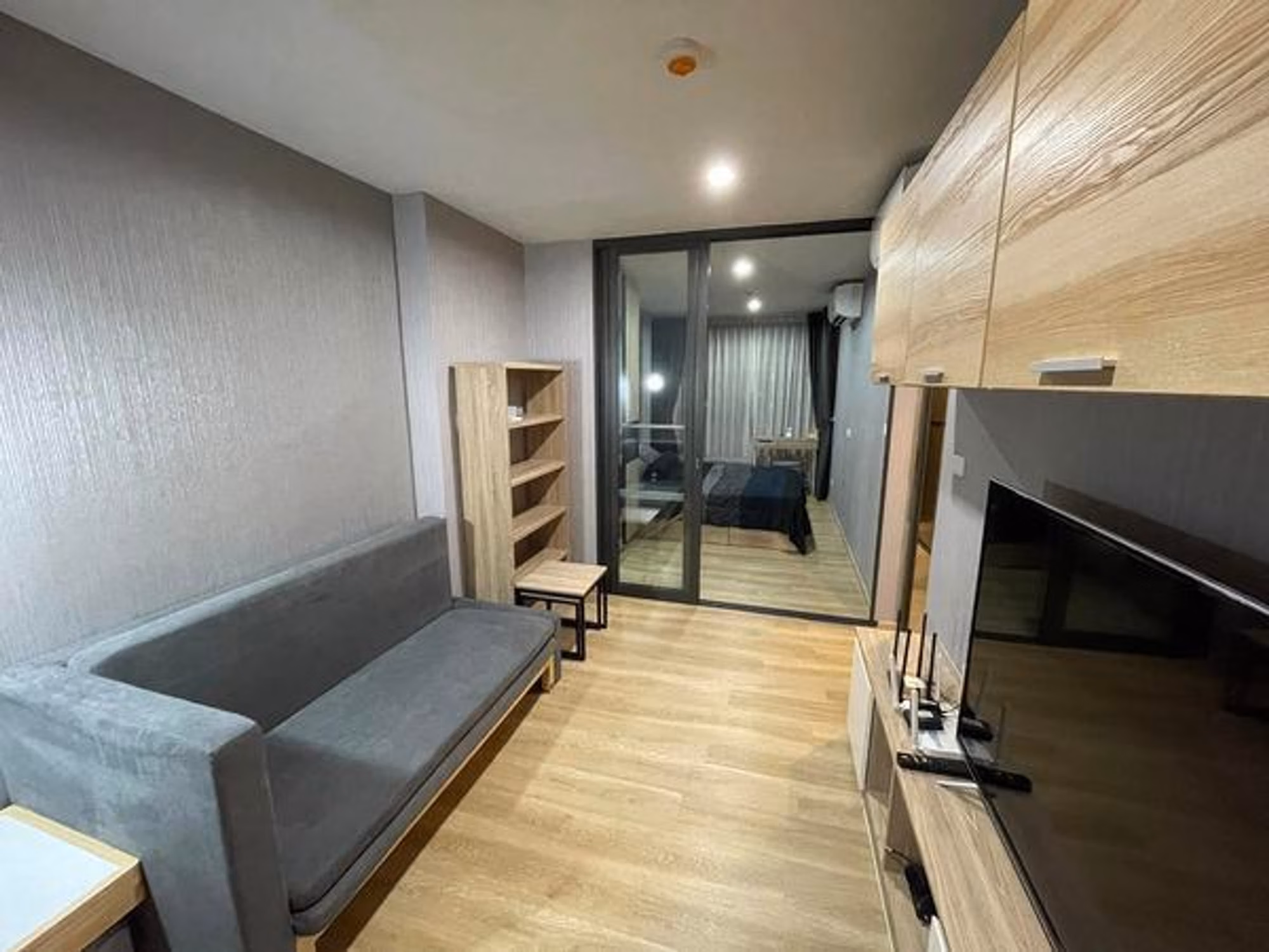 1 Bedroom Condo - Image 1