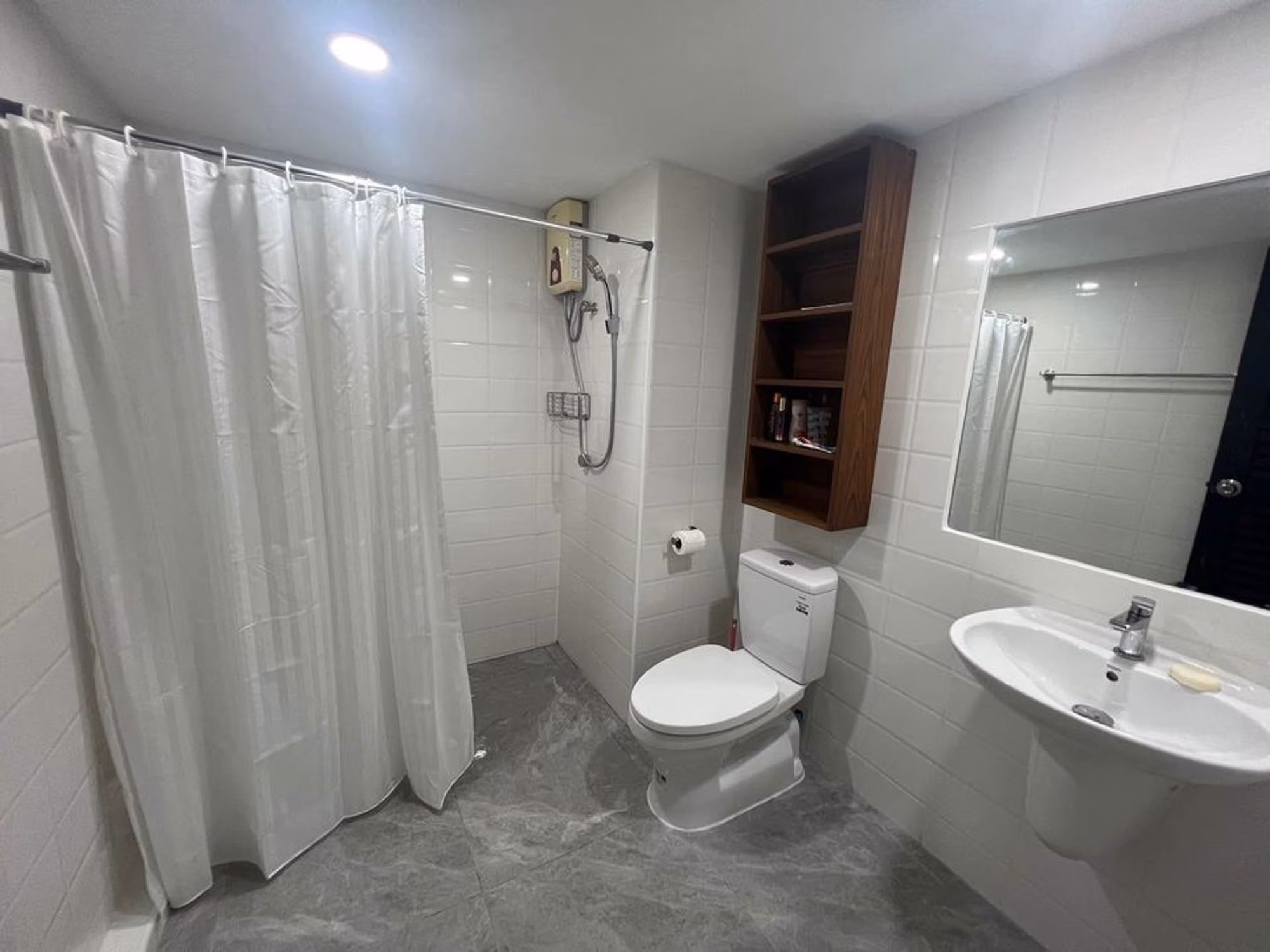 Condo for Rent at 38 Mansion - Image 4