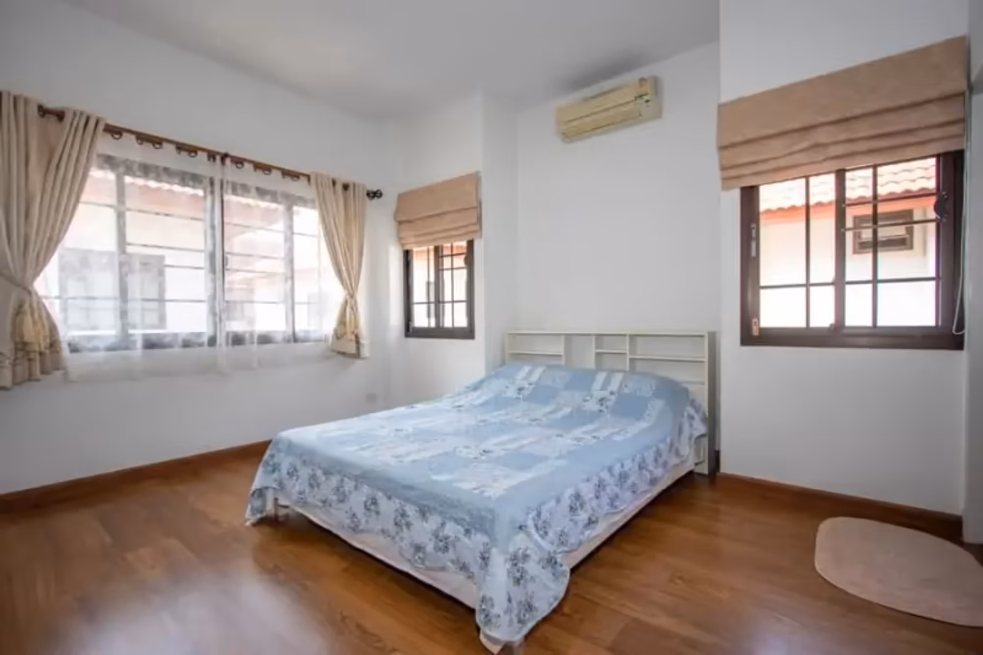 4 Bedroom House - Image 6