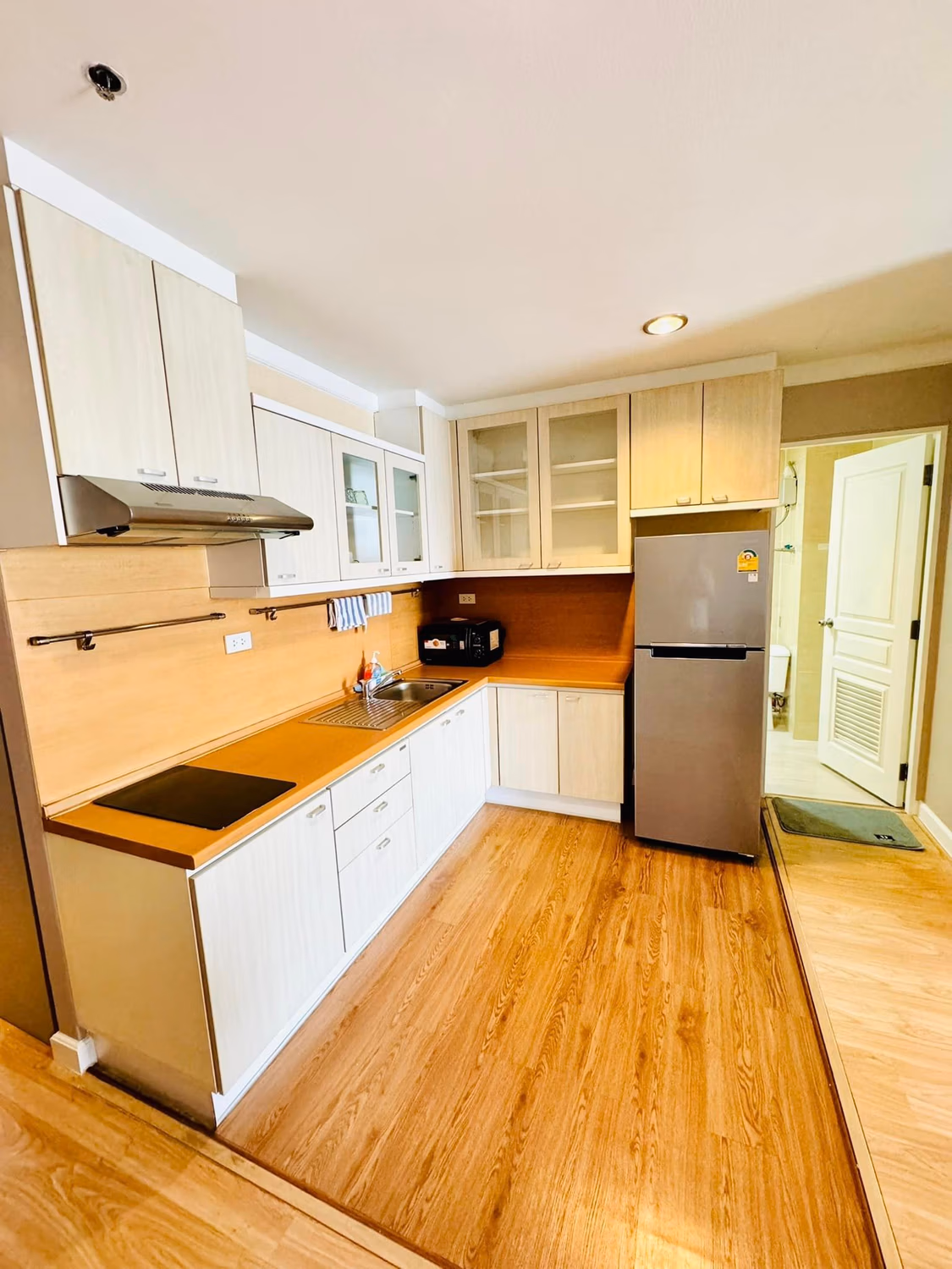 2 Bed Condo for Rent in Khlong Toei - Image 6