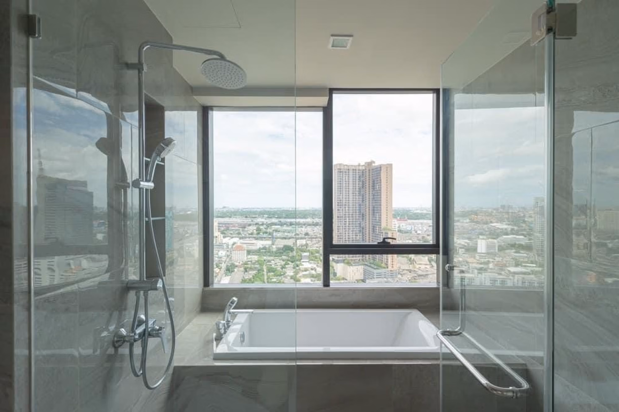 1 Bed Condo for Rent in Khlong Toei - Image 5
