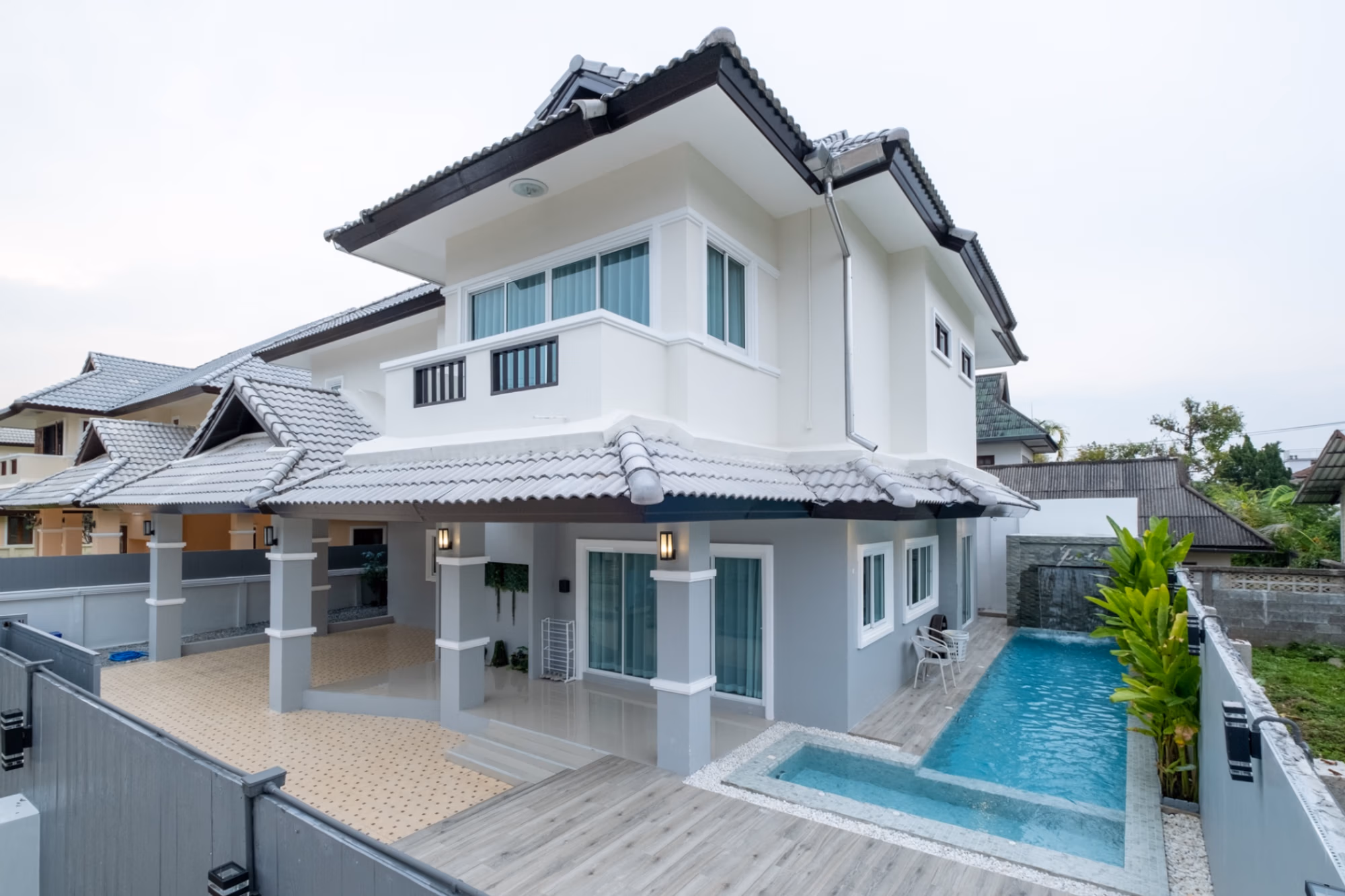 4 Bed House for Rent in Mueang Chiang Mai - Image 1