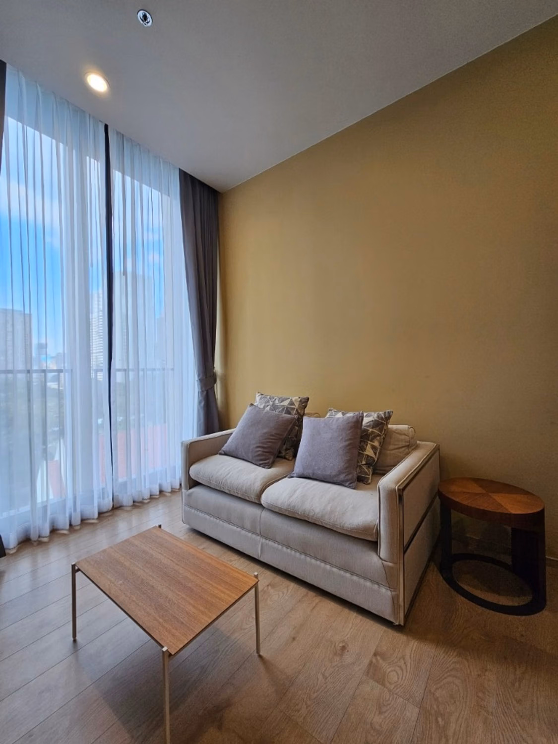 Condo - Image 1