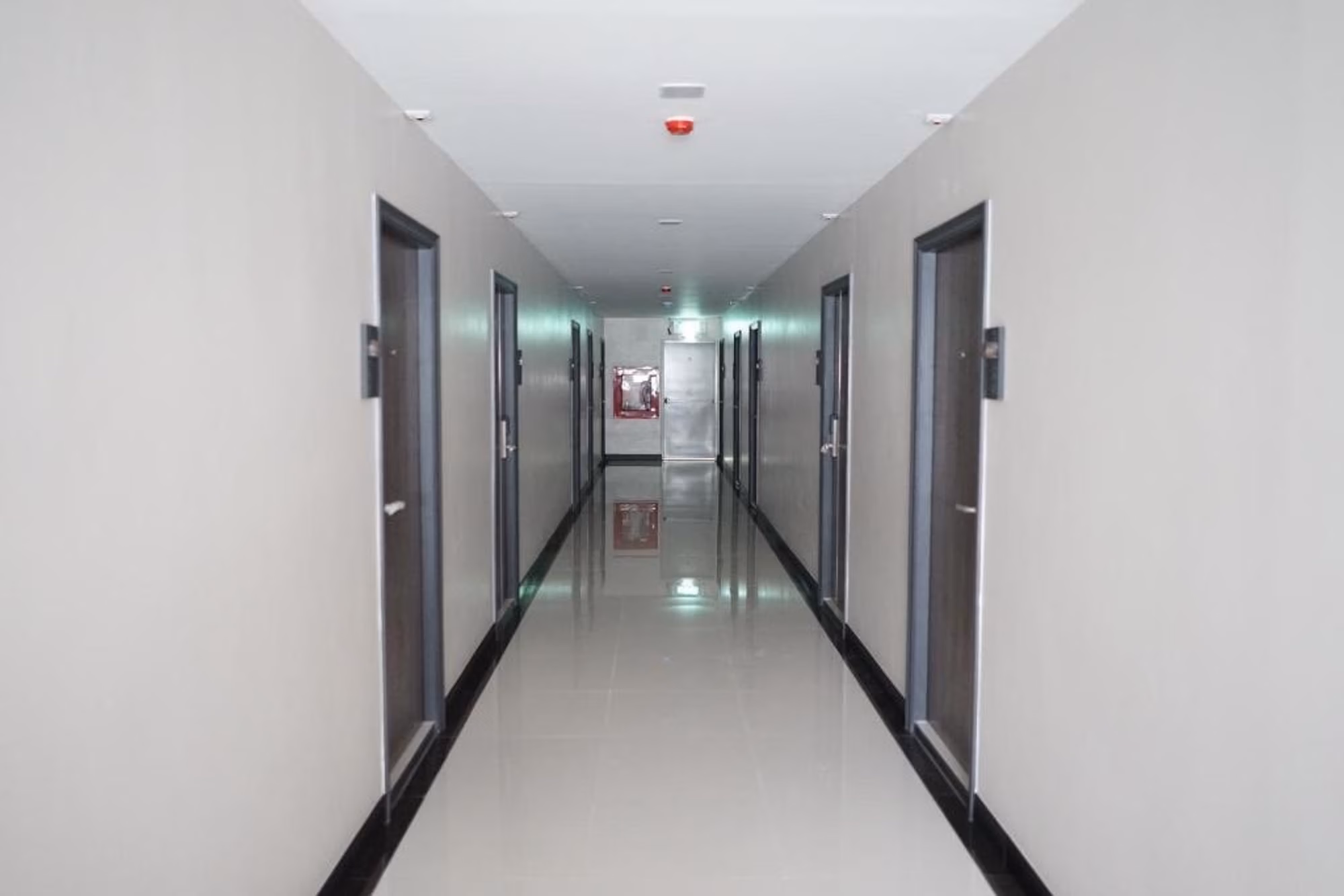 77 ห้องนอน อาคารพานิชย์ สำหรับ จำหน่าย ใน Huai Khwang - Image 7