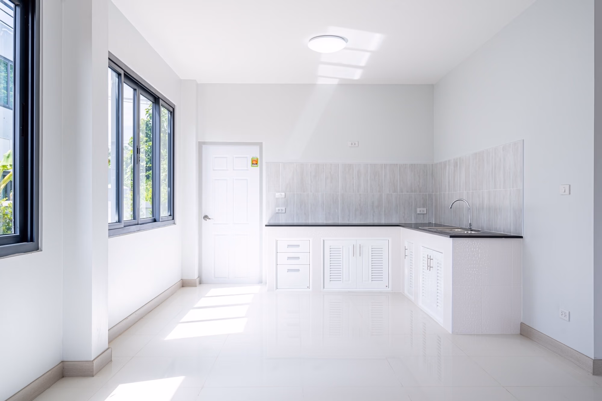 6 Bed House for Rent in Mueang Chiang Mai - Image 15