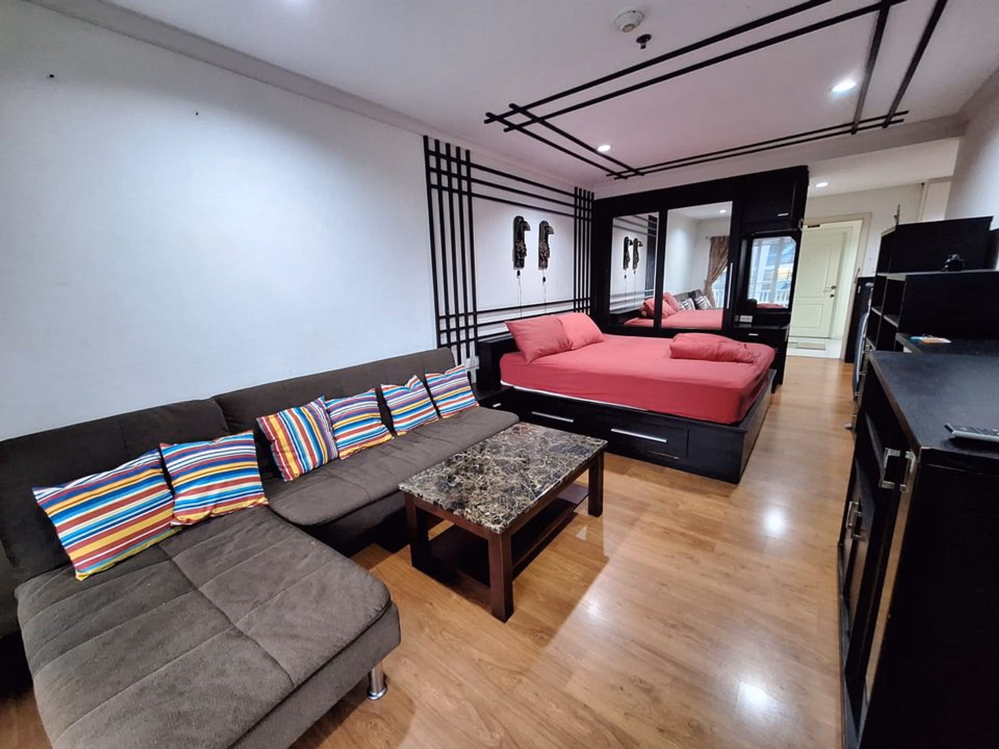 null Bed Condo for Rent  Near Asok BTS - Image 1