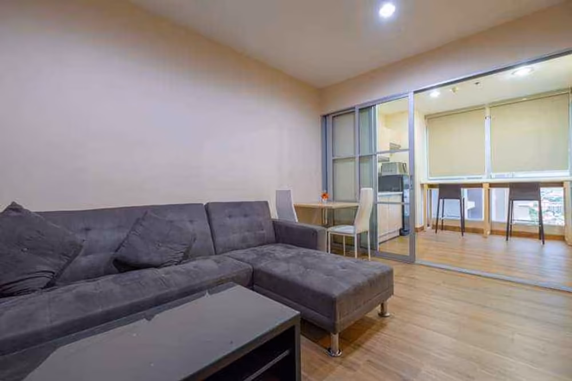 Condo - Image 2