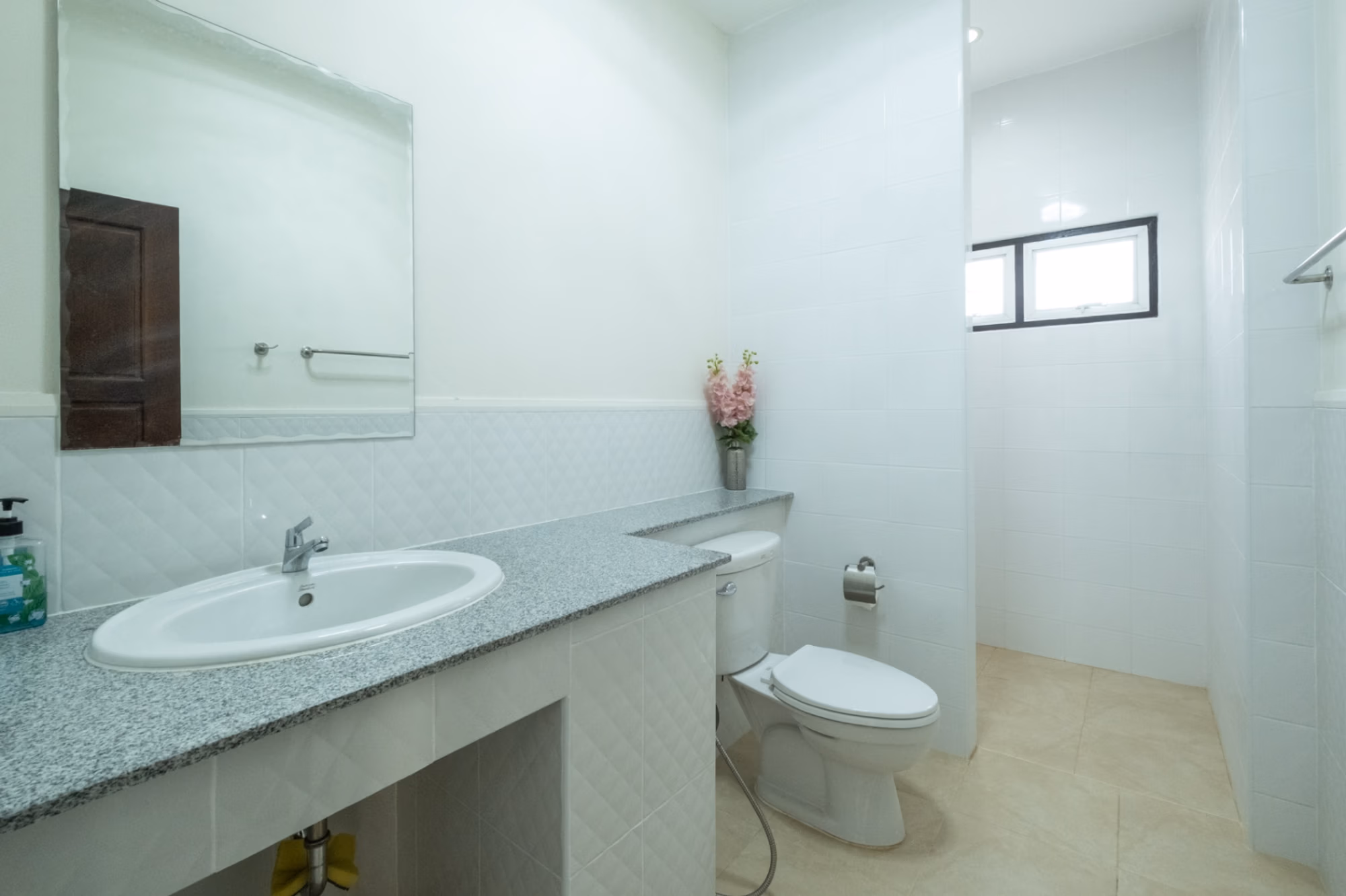 4 Bed House for Rent in Mueang Chiang Mai - Image 21