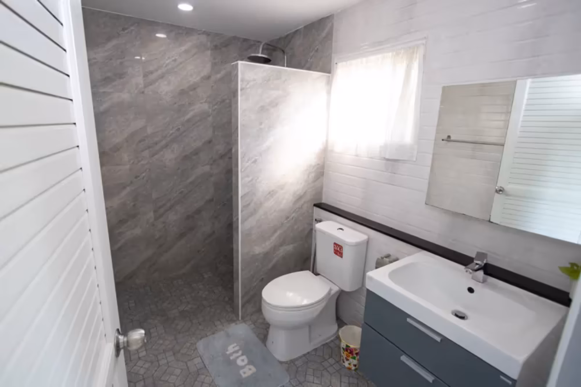 5 Bedroom House - Image 13
