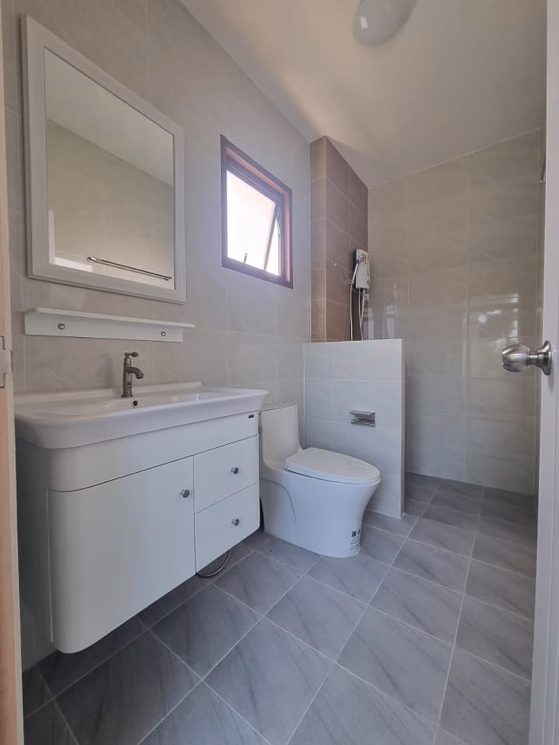 Detached House - Image 10
