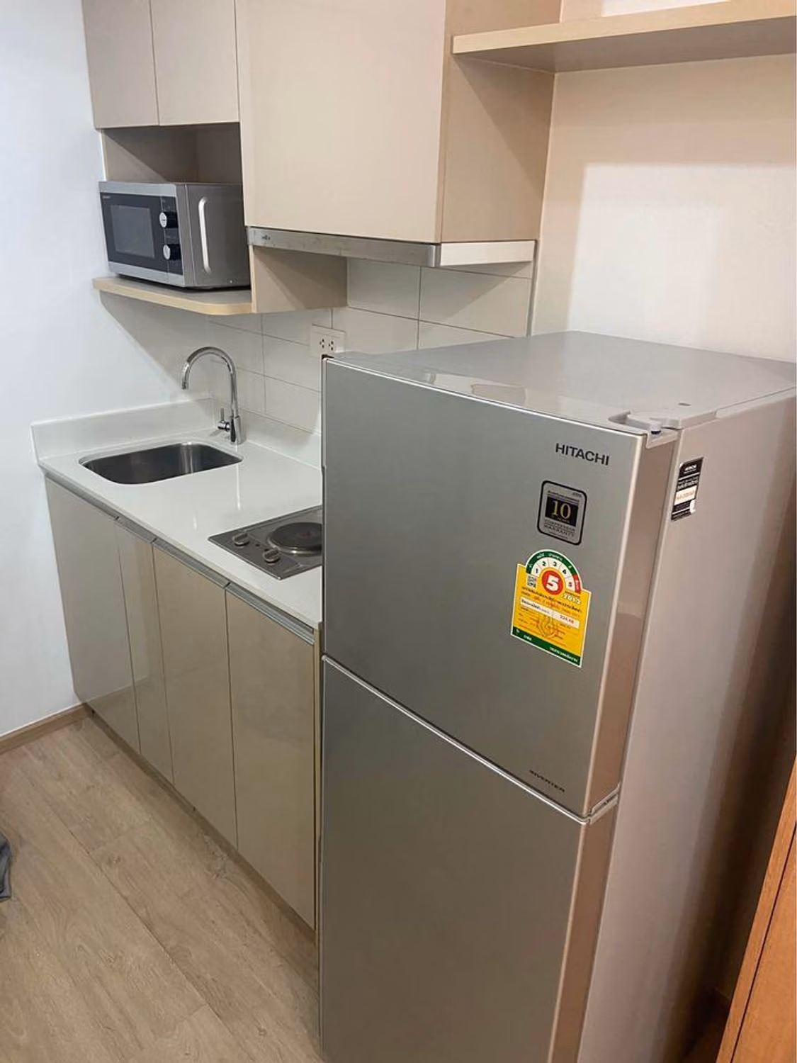 Studio Condo for Rent in Bang Rak - Image 4