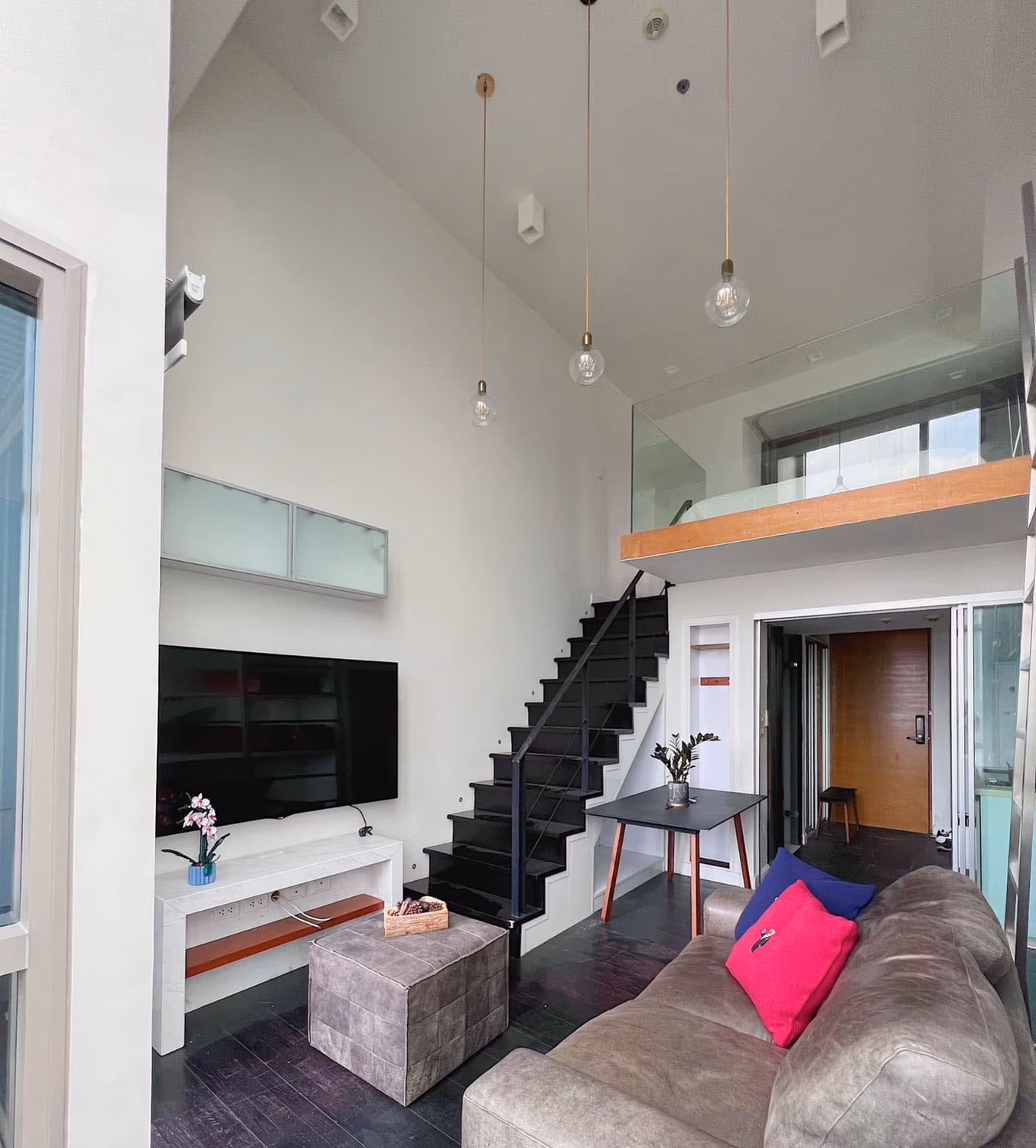 1 Bed Condo for Sale in Khlong Toei - Image 2