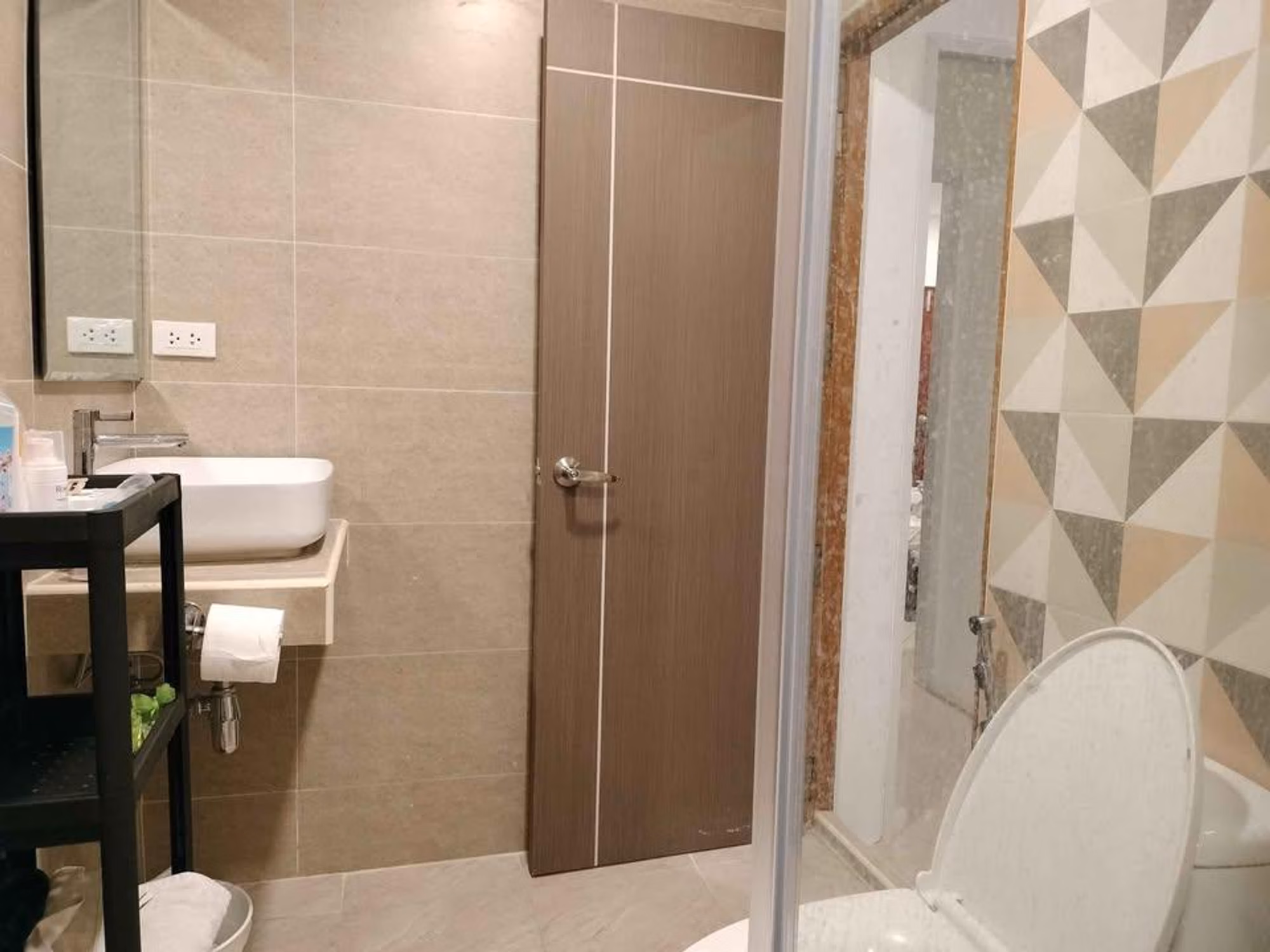 2 Bed Condo for Rent in Watthana - Image 6