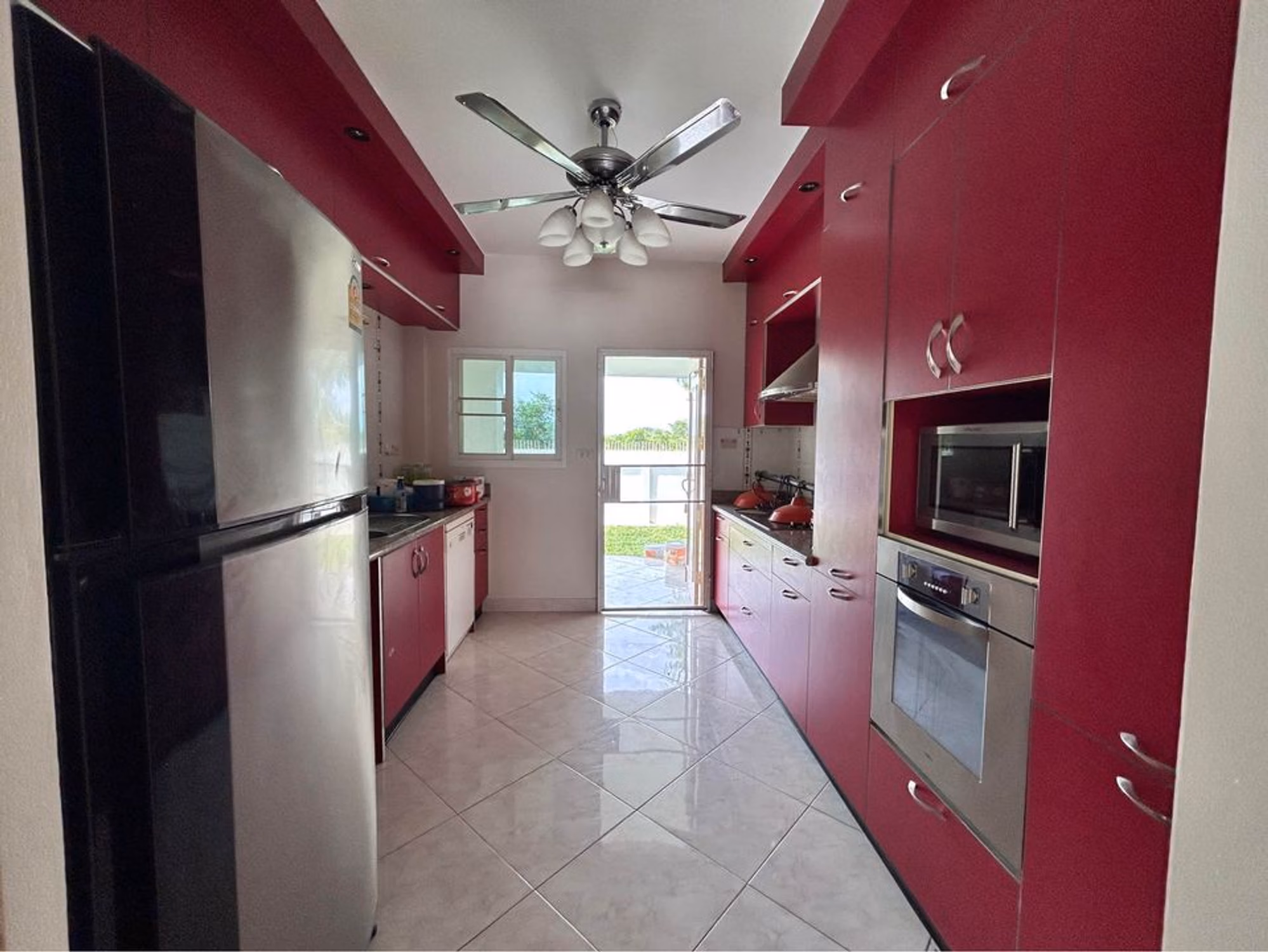 3 Bed House for Rent in Hang Dong - Image 3
