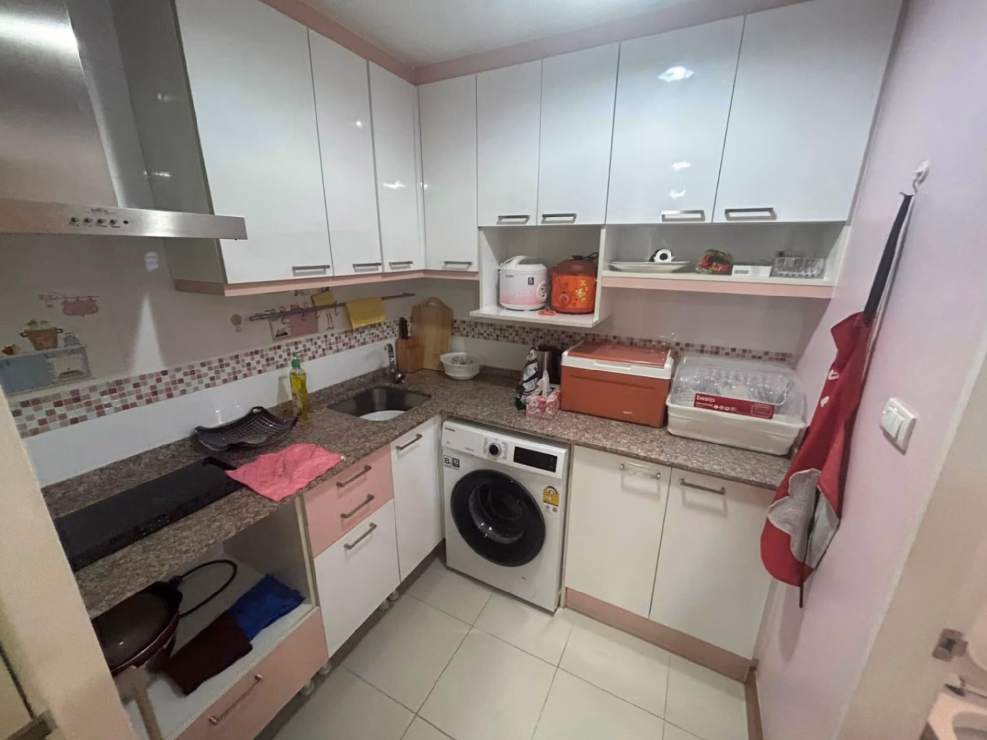 1 Bed Condo for Rent in Huai Khwang - Image 3