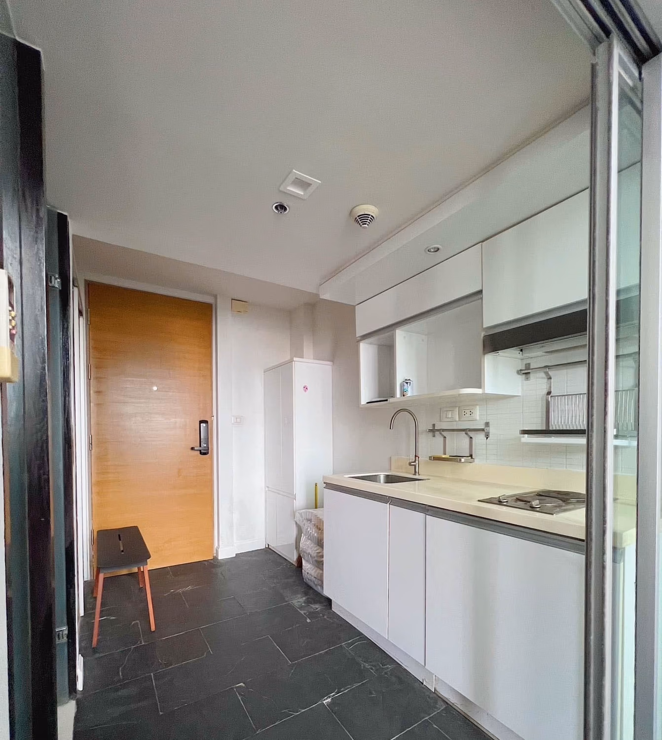 1 Bed Condo for Sale in Khlong Toei - Image 9