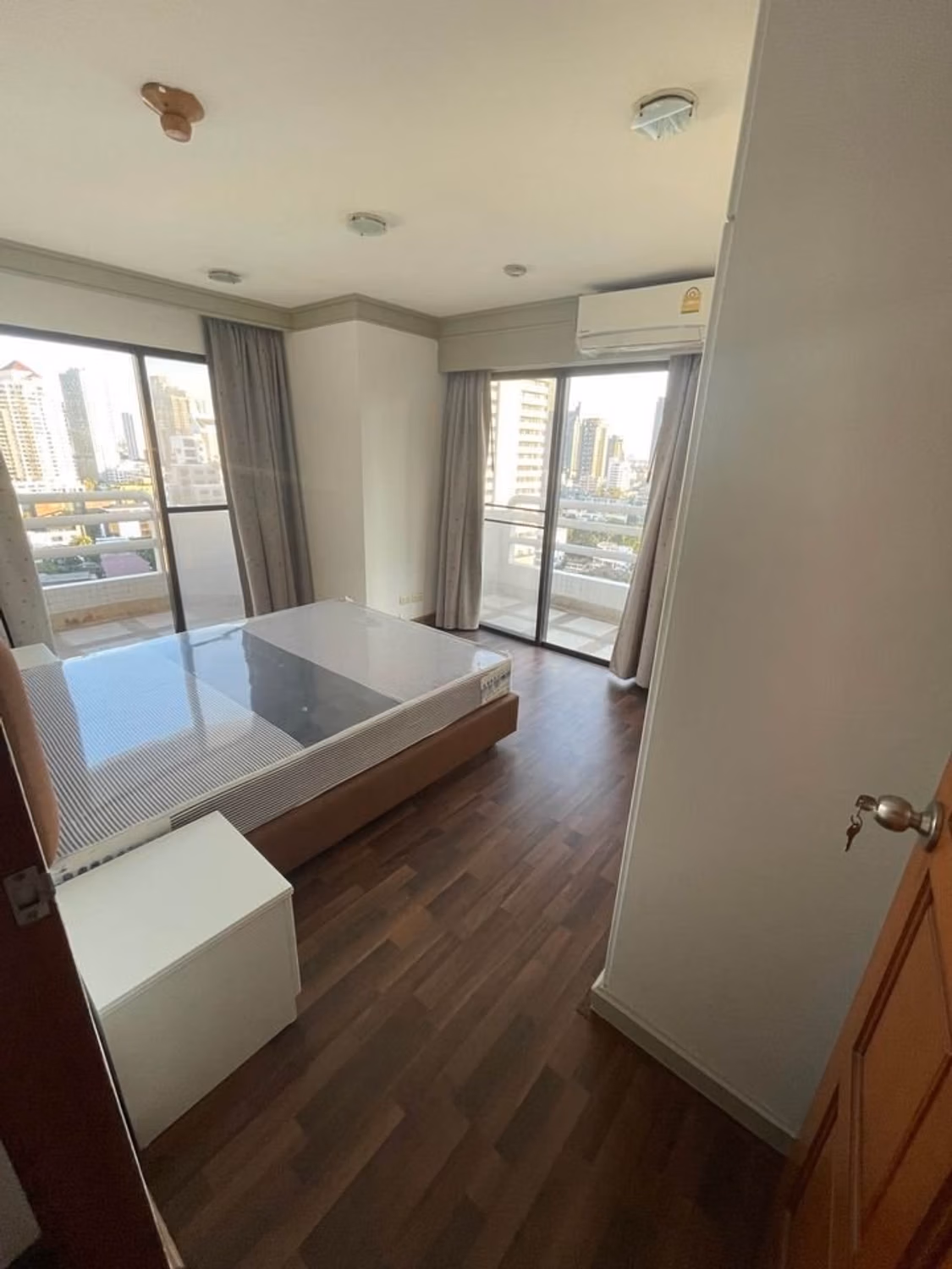 Condo - Image 3