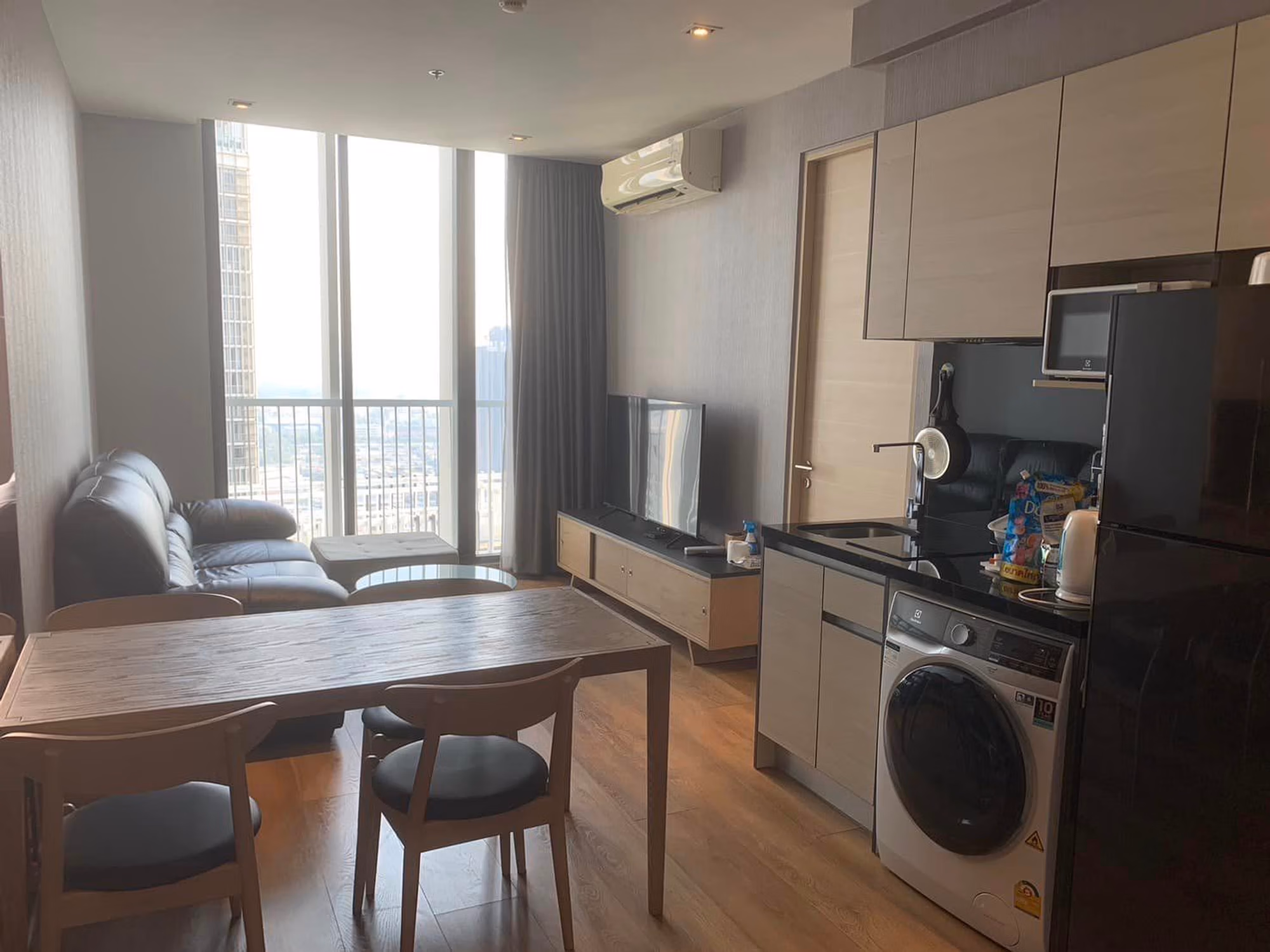 2 Bed Condo for Sale in Khlong Toei - Image 2