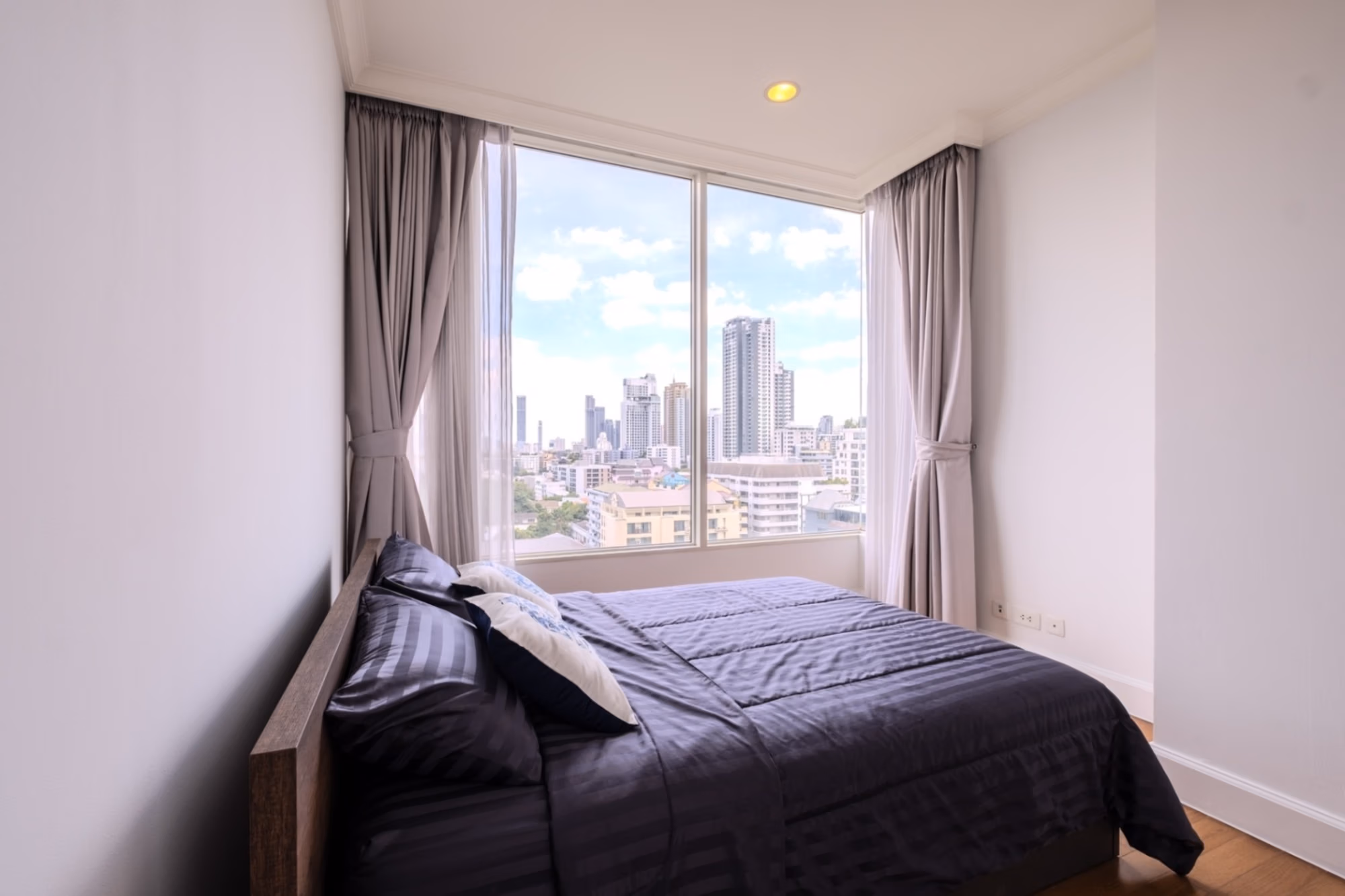 2 Bed Condo for Sale  Near Sukhumvit MRT - Image 4