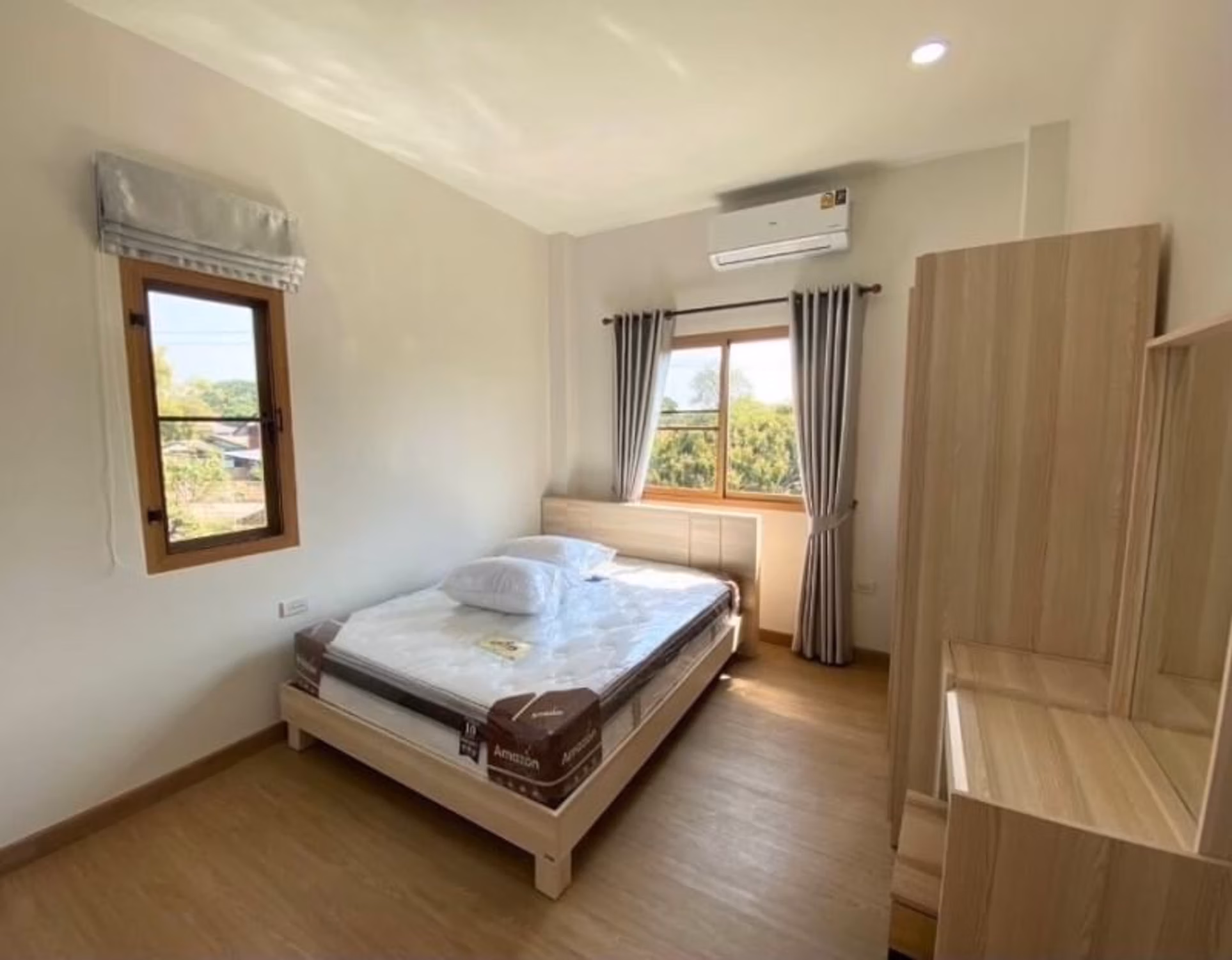 4 Bed House for Rent in Hang Dong - Image 9