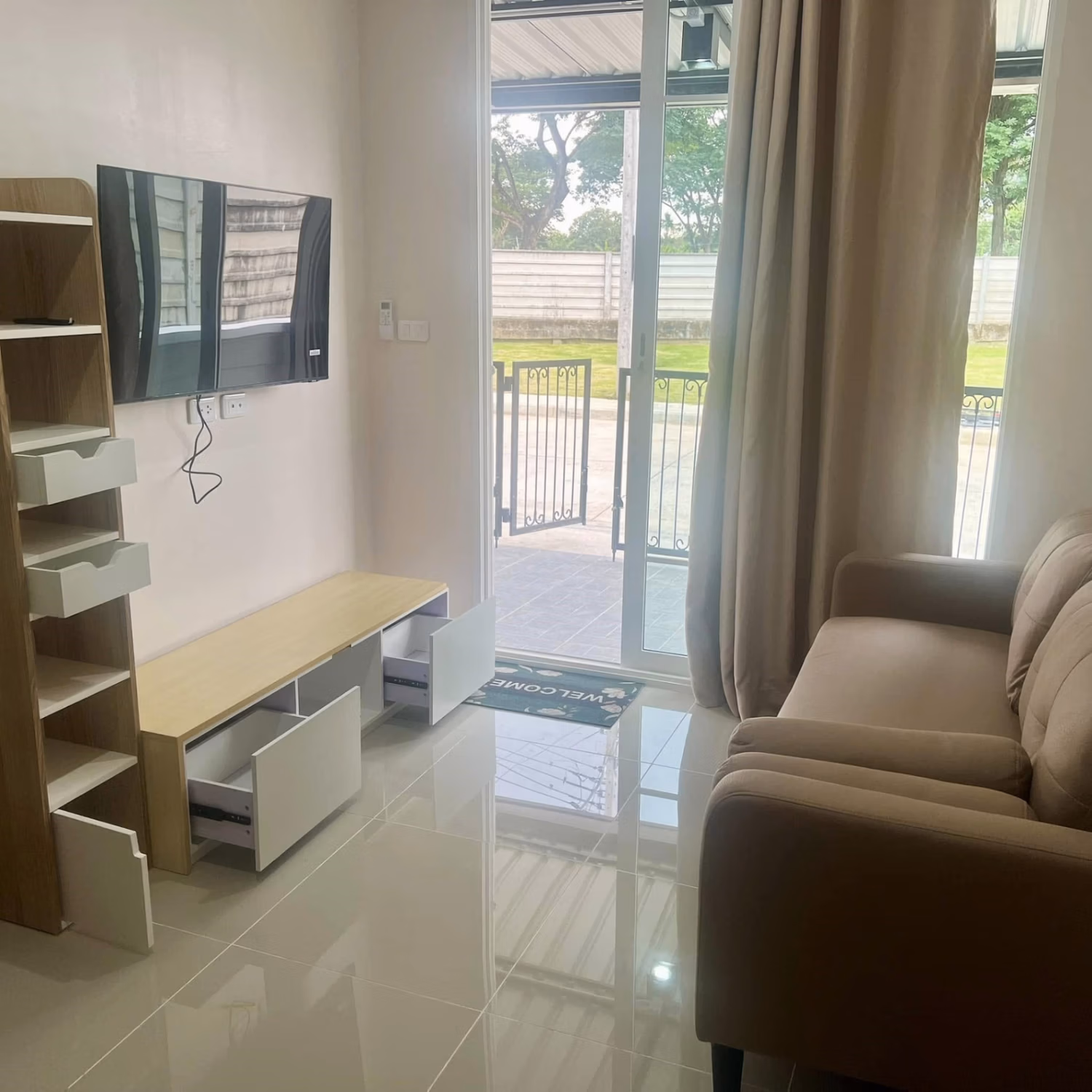 3 Bed Townhouse for Rent in Mueang Chiang Mai - Image 2