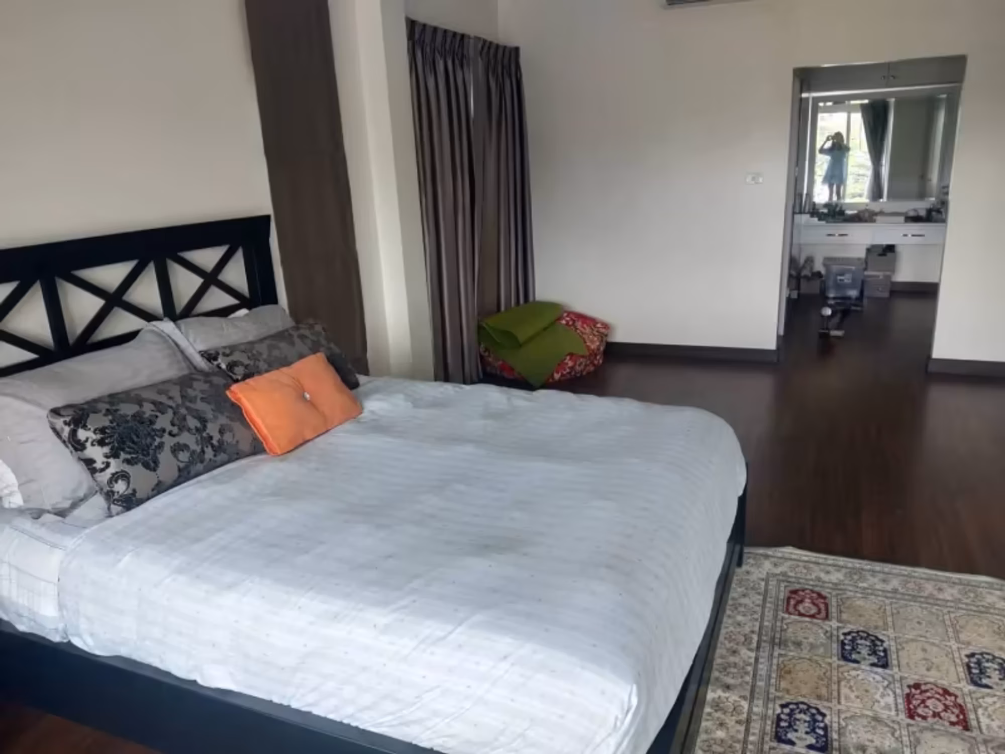 4 Bedroom House - Image 11