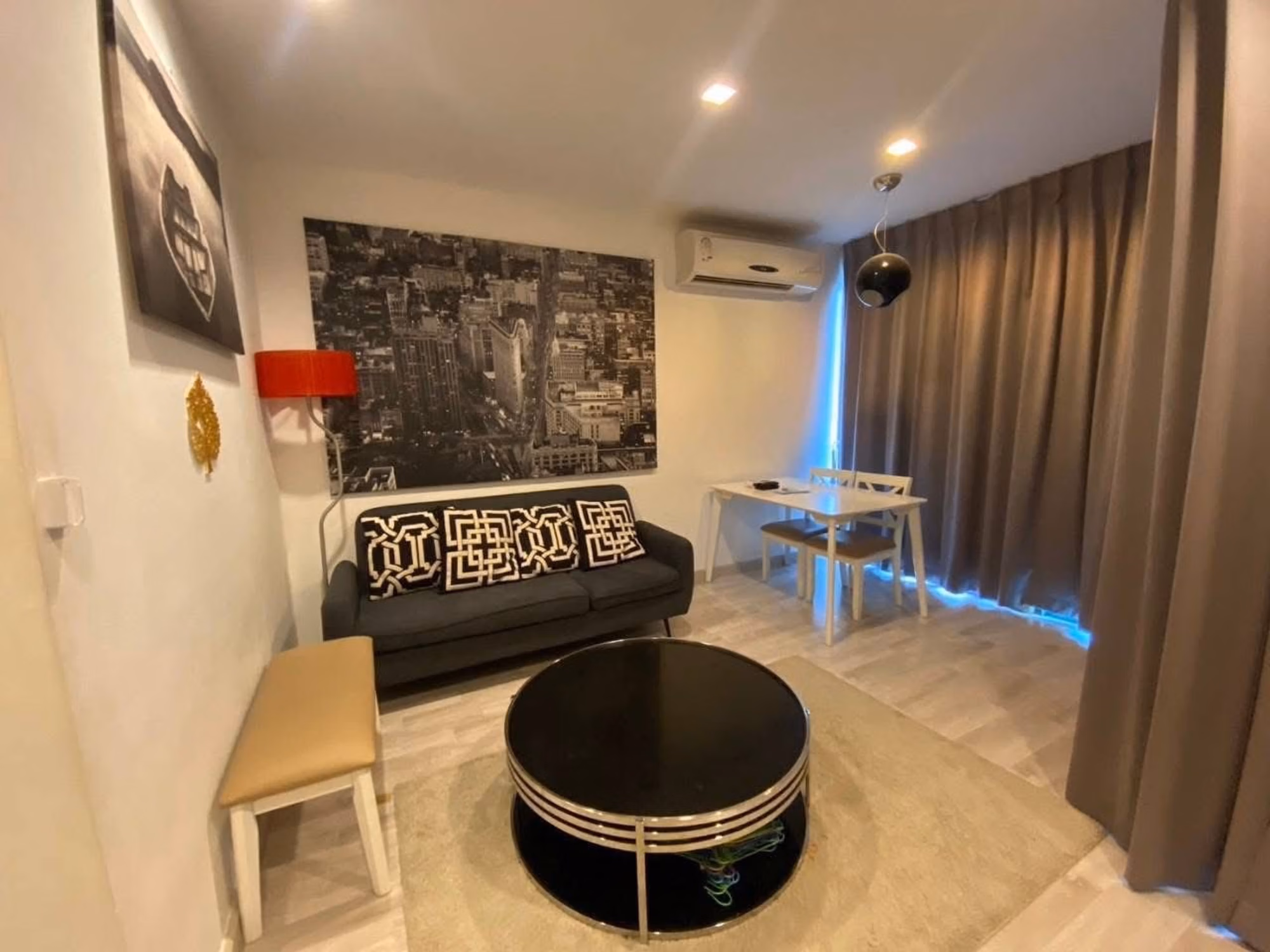 2 卧室 公寓 用于 出租 在 Phra Khanong - Image 1