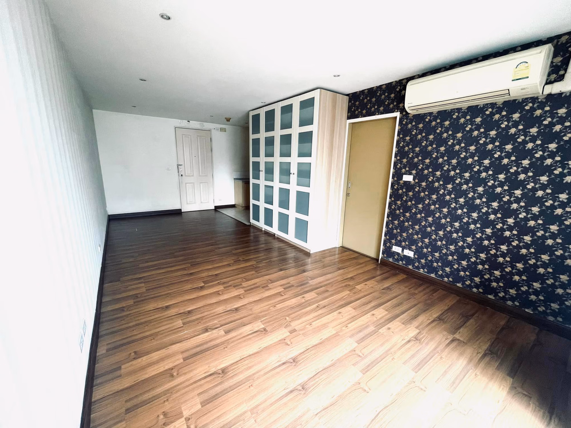 Condo - Image 2