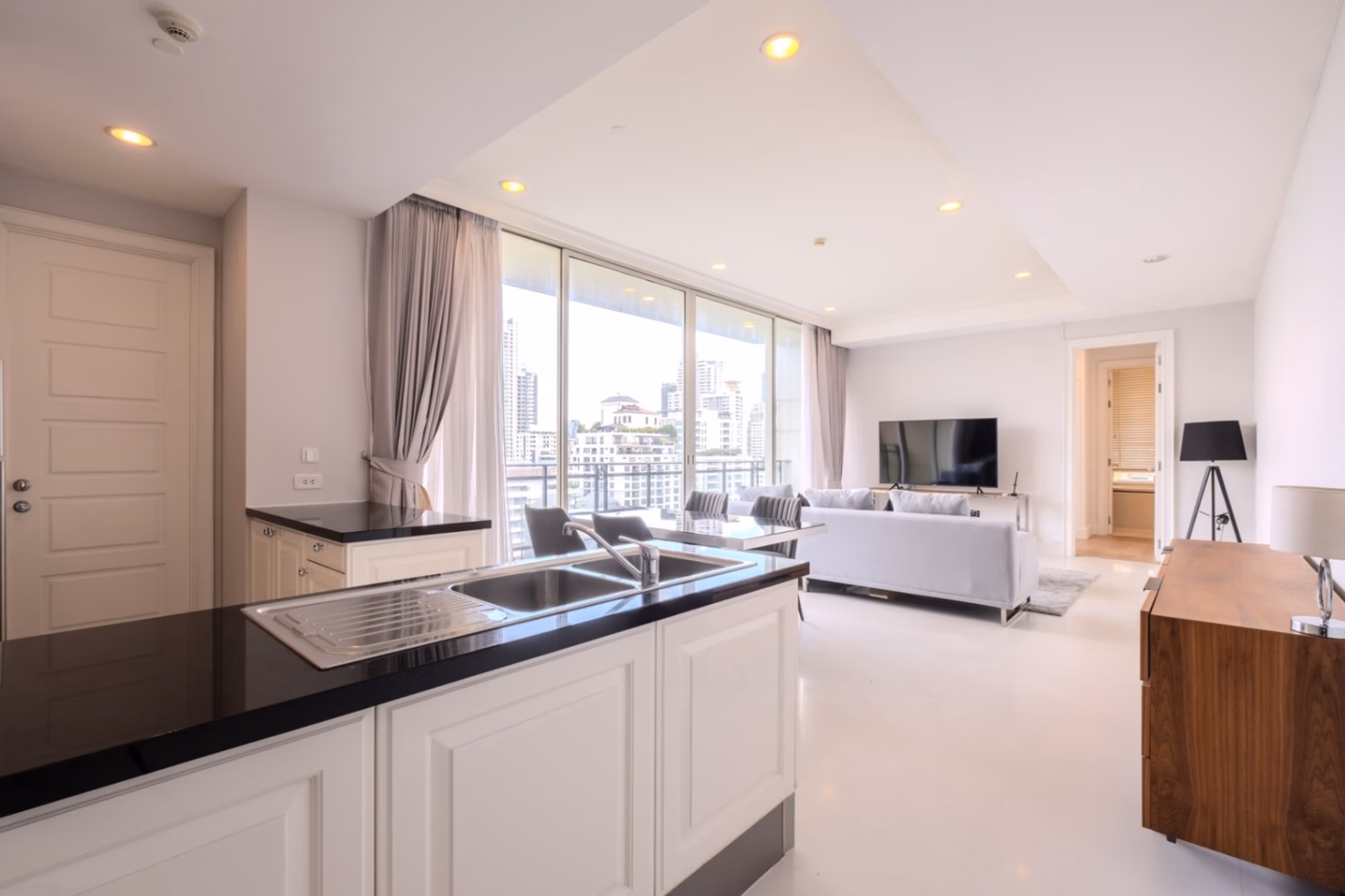 2 Bed Condo for Sale  Near Sukhumvit MRT - Image 2