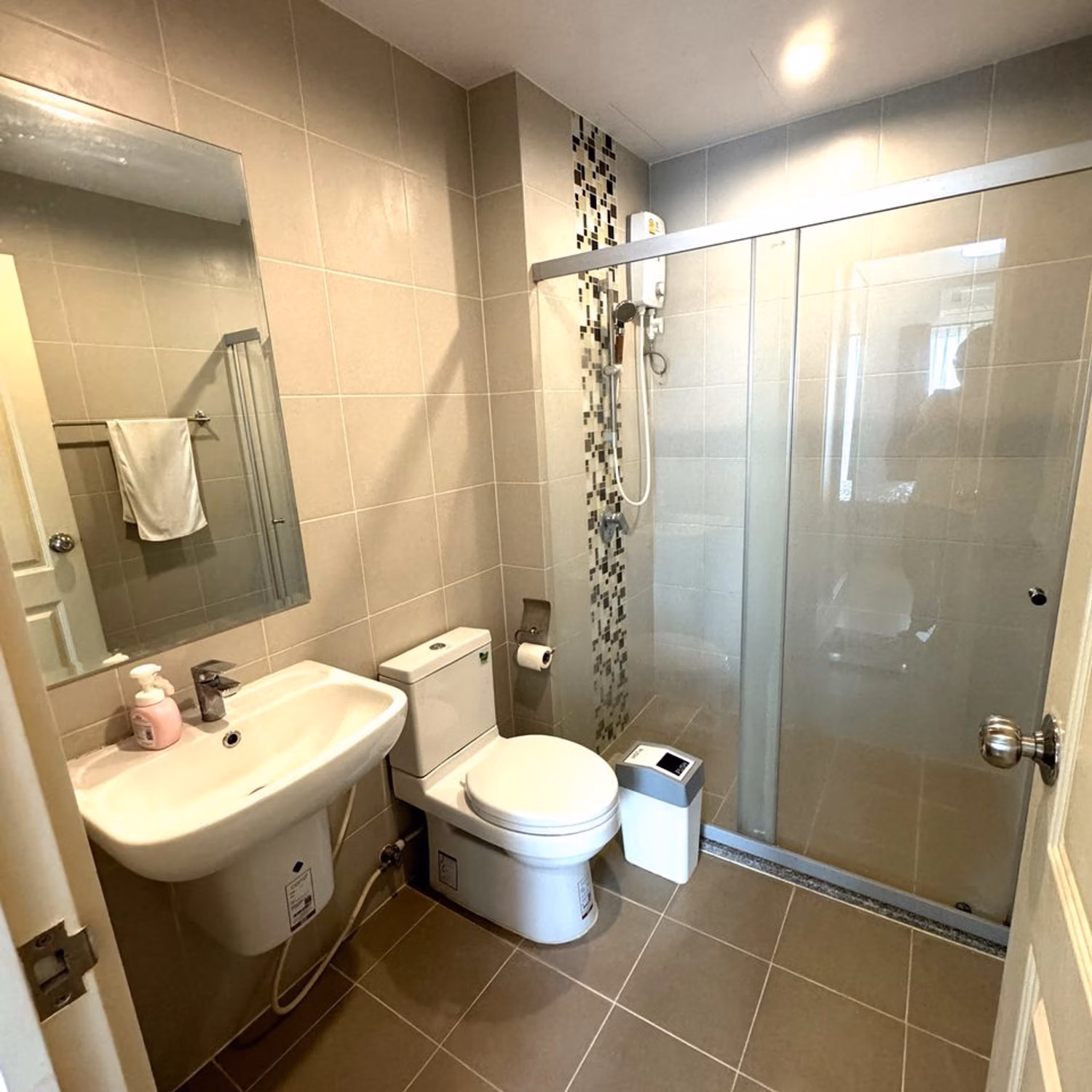 2 Bed Condo for Rent and Sale  Near Phra Ram 9 MRT - Image 5