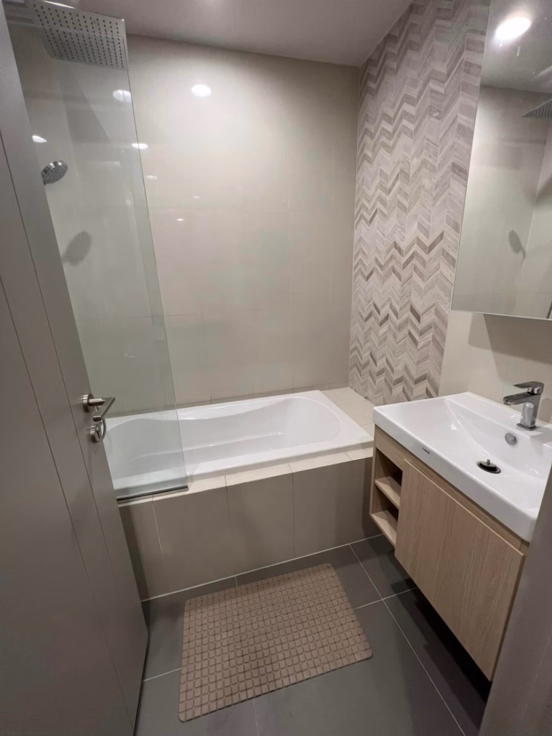 1 Bed Condo for Rent in Khlong Toei - Image 4