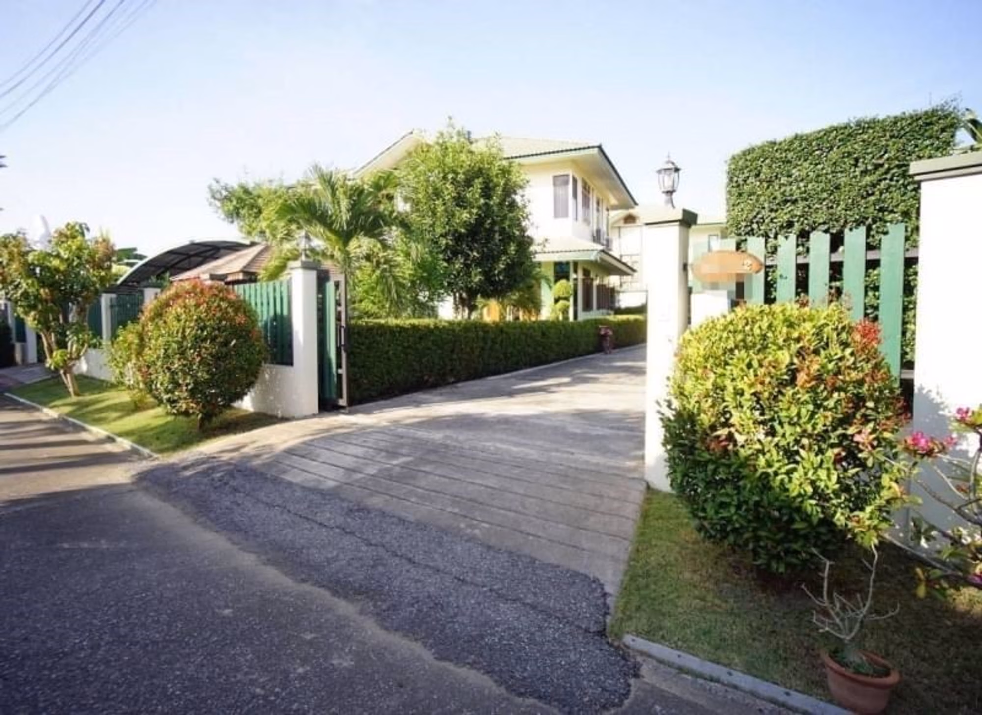 4 Bed House for Rent in Mueang Chiang Mai - Image 11
