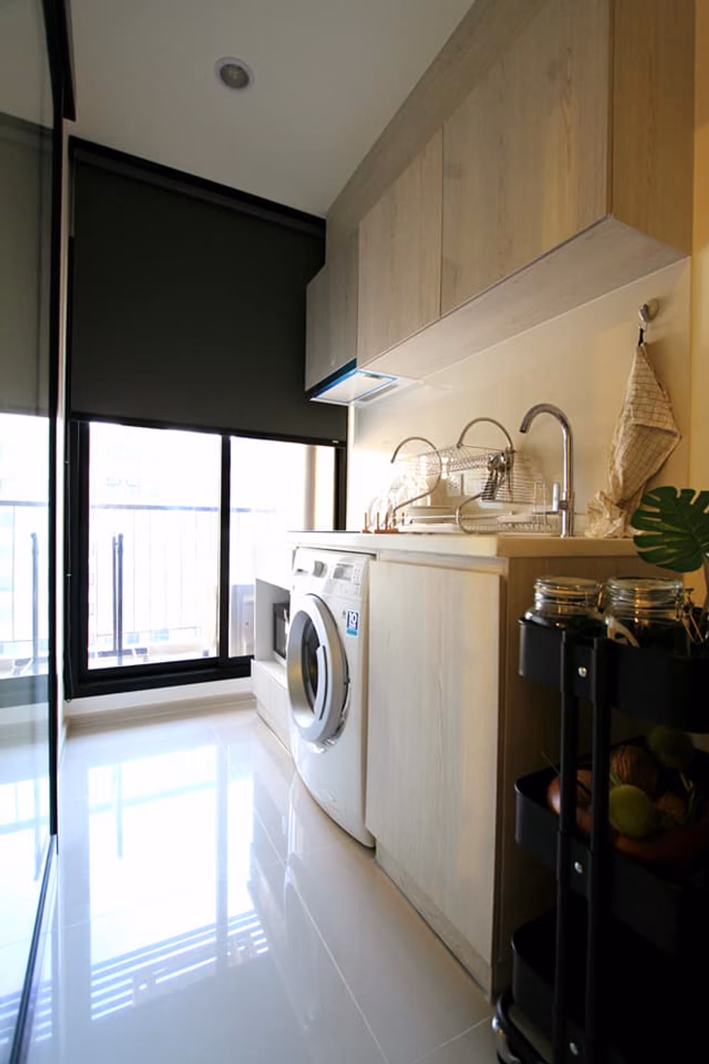 1 Bed Condo for Rent and Sale in Huai Khwang - Image 8