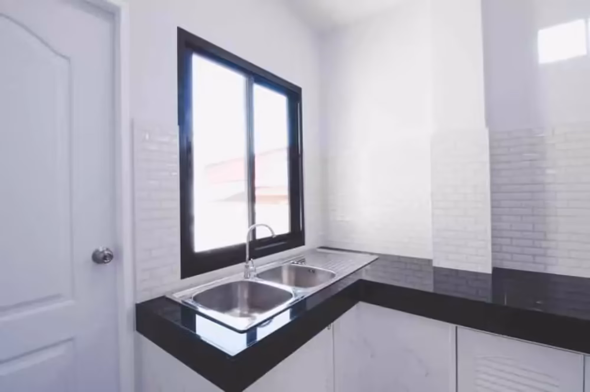 3 Bedroom House - Image 4
